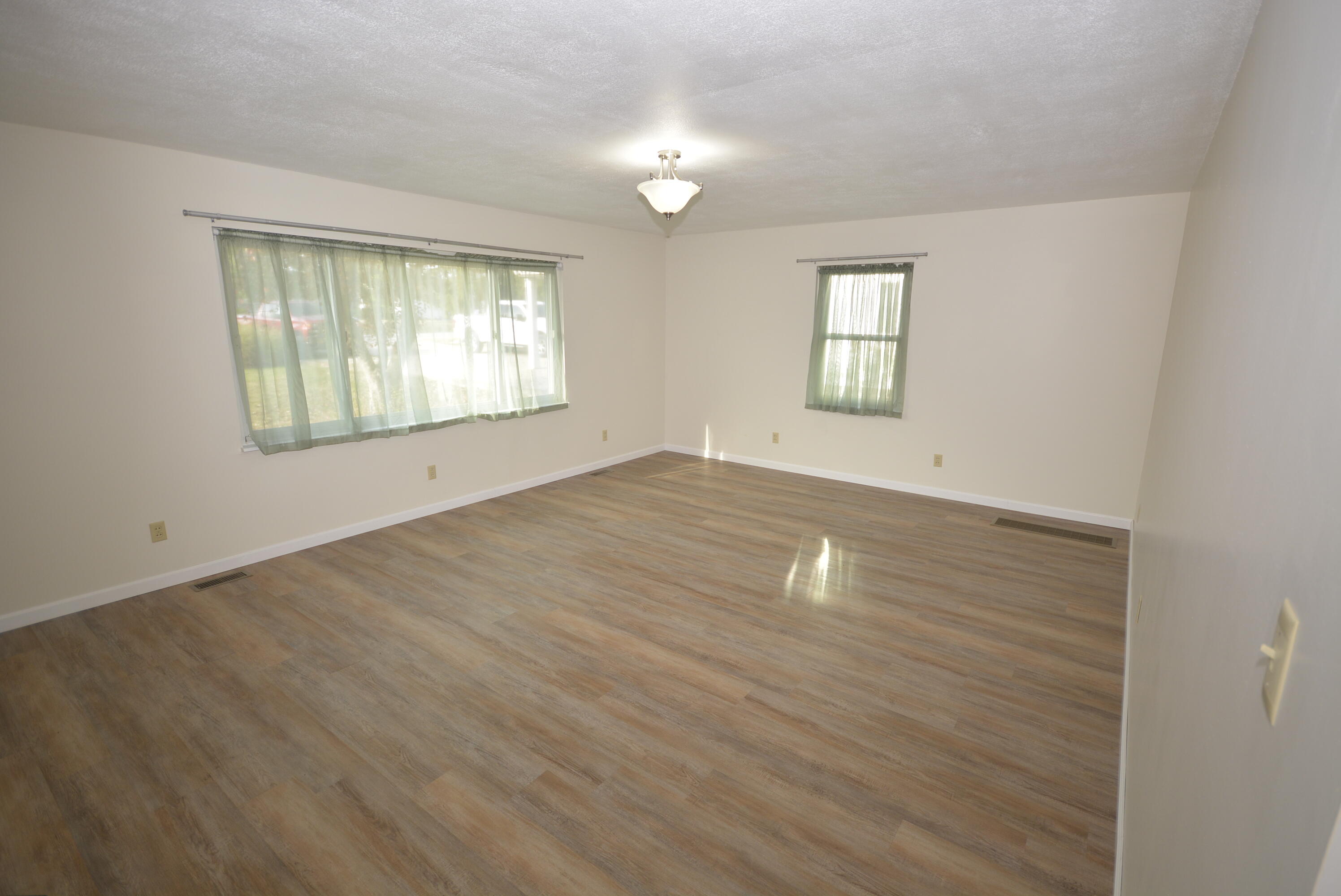 828 Circle Drive, Wapakoneta, Ohio 45895