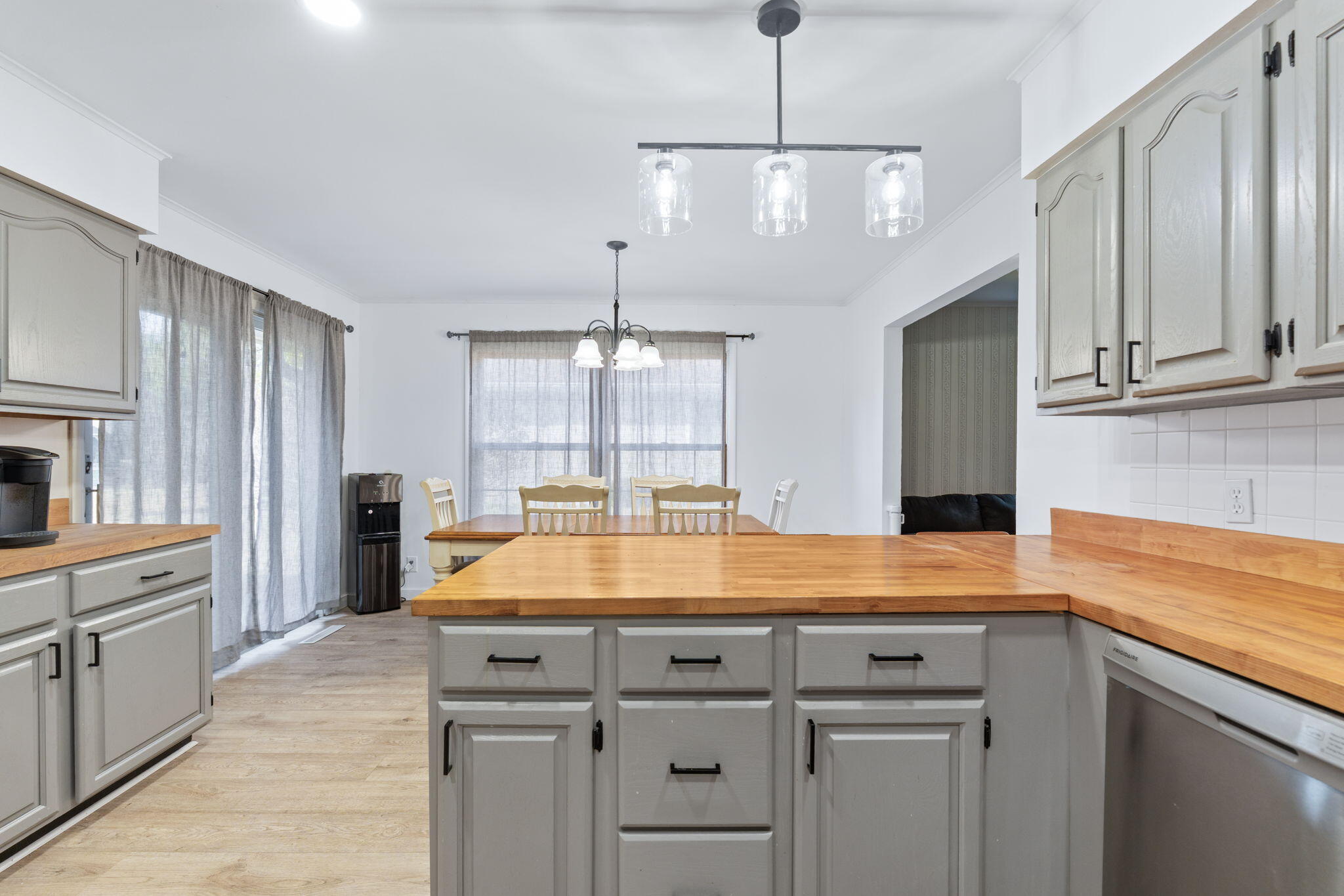 12160 Pamela Drive, Kenton, Ohio 43326