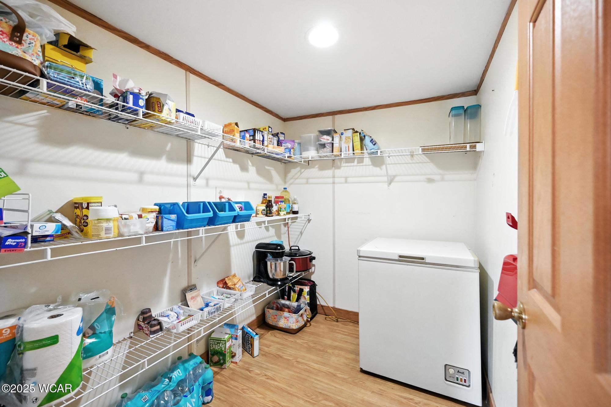 104 Railroad Street, Middle Point, Ohio