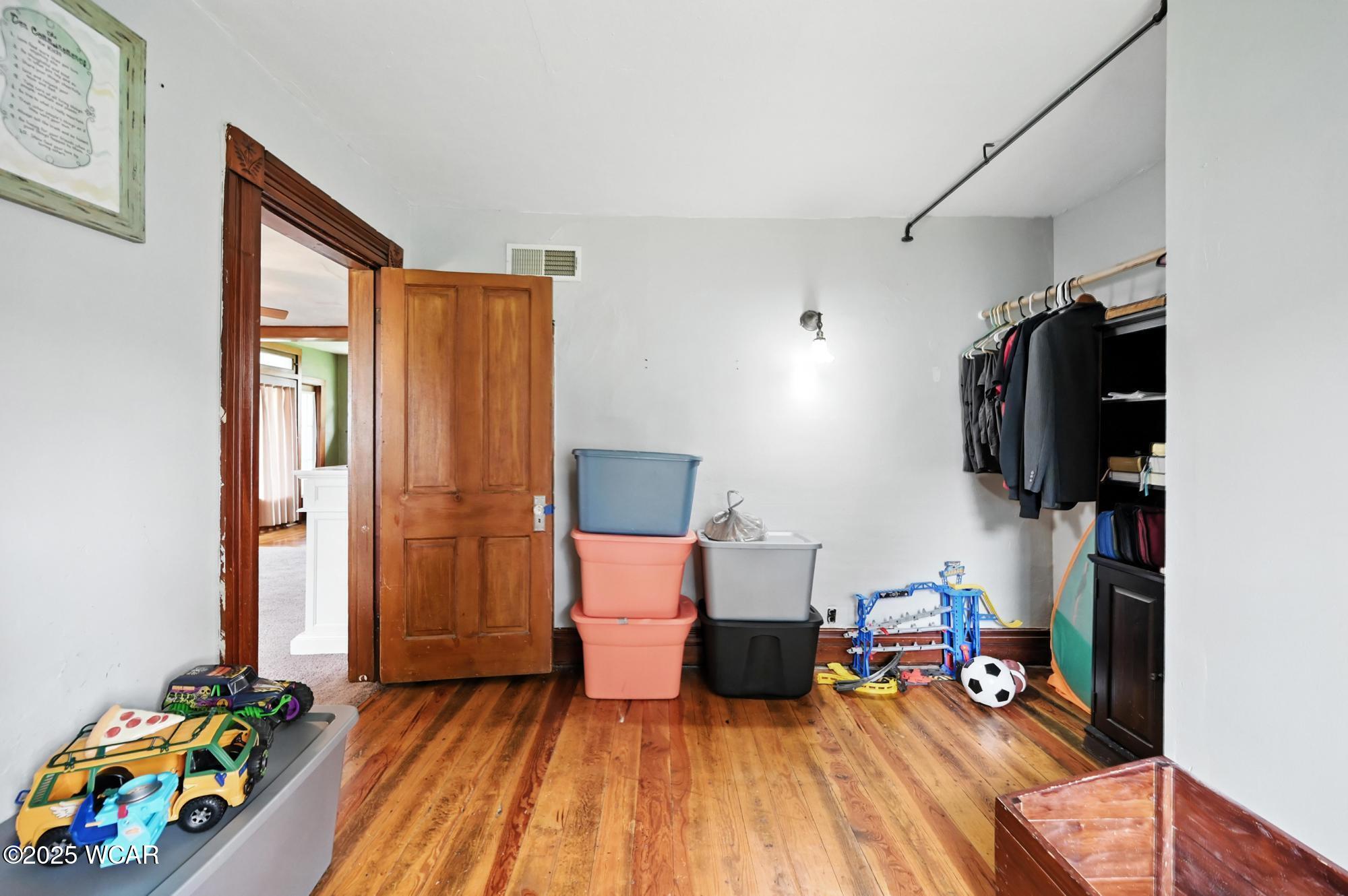 104 Railroad Street, Middle Point, Ohio