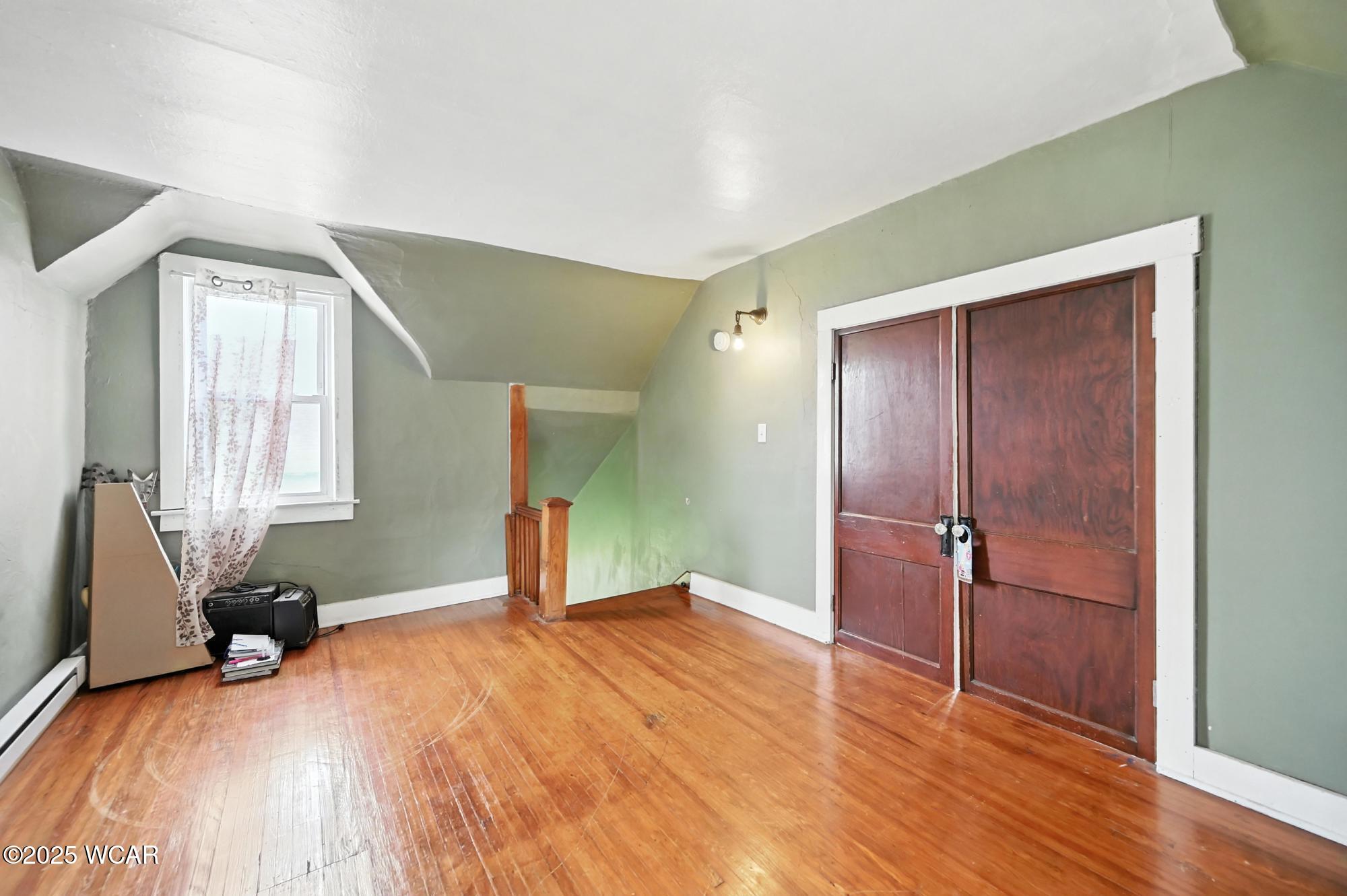 104 Railroad Street, Middle Point, Ohio