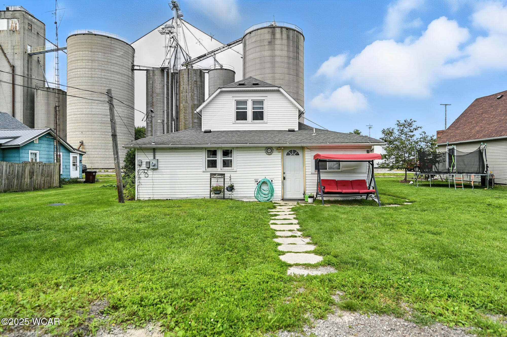 104 Railroad Street, Middle Point, Ohio