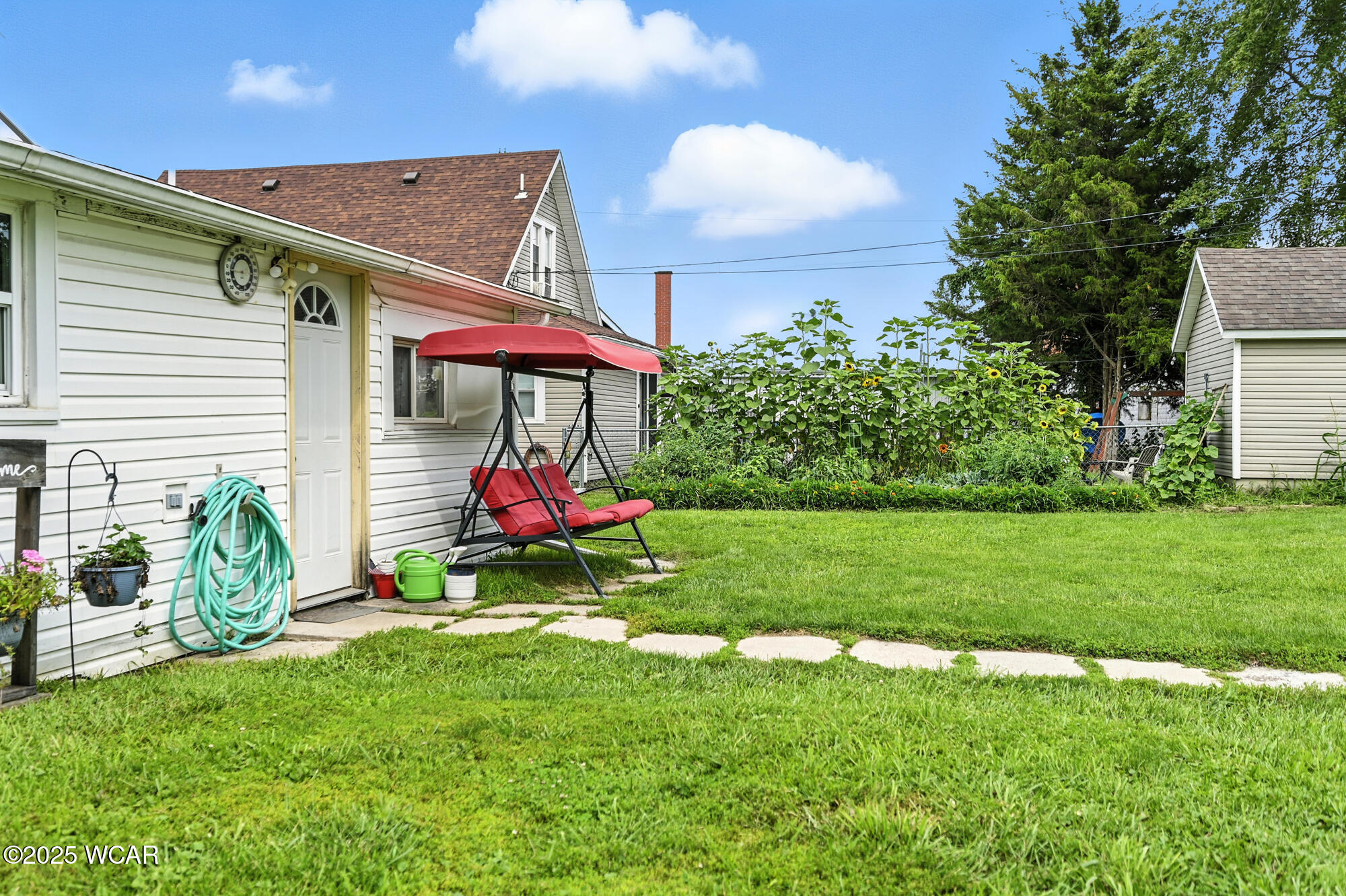 104 Railroad Street, Middle Point, Ohio