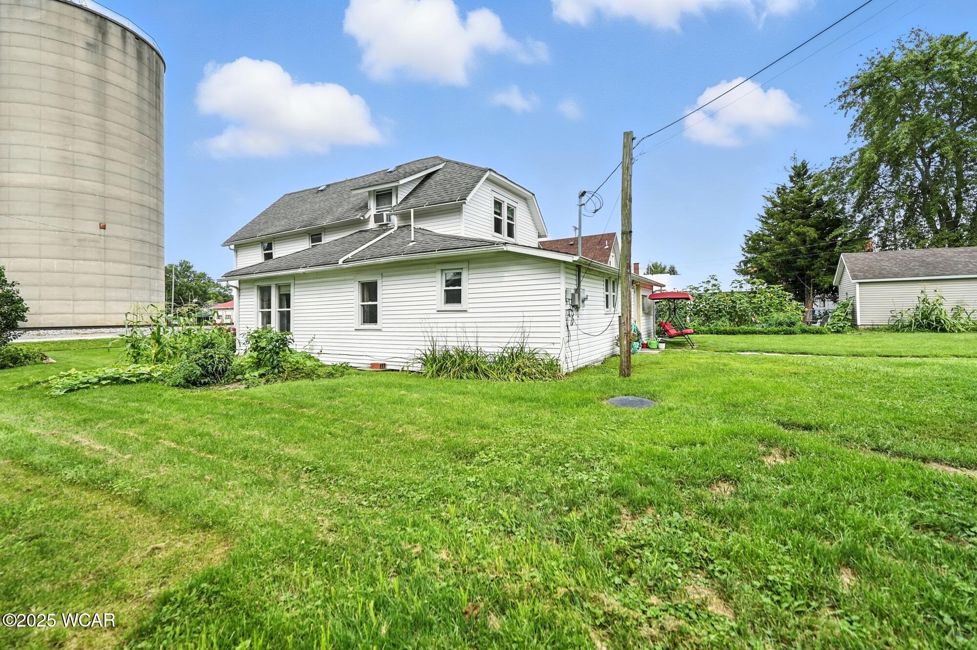 104 Railroad Street, Middle Point, Ohio