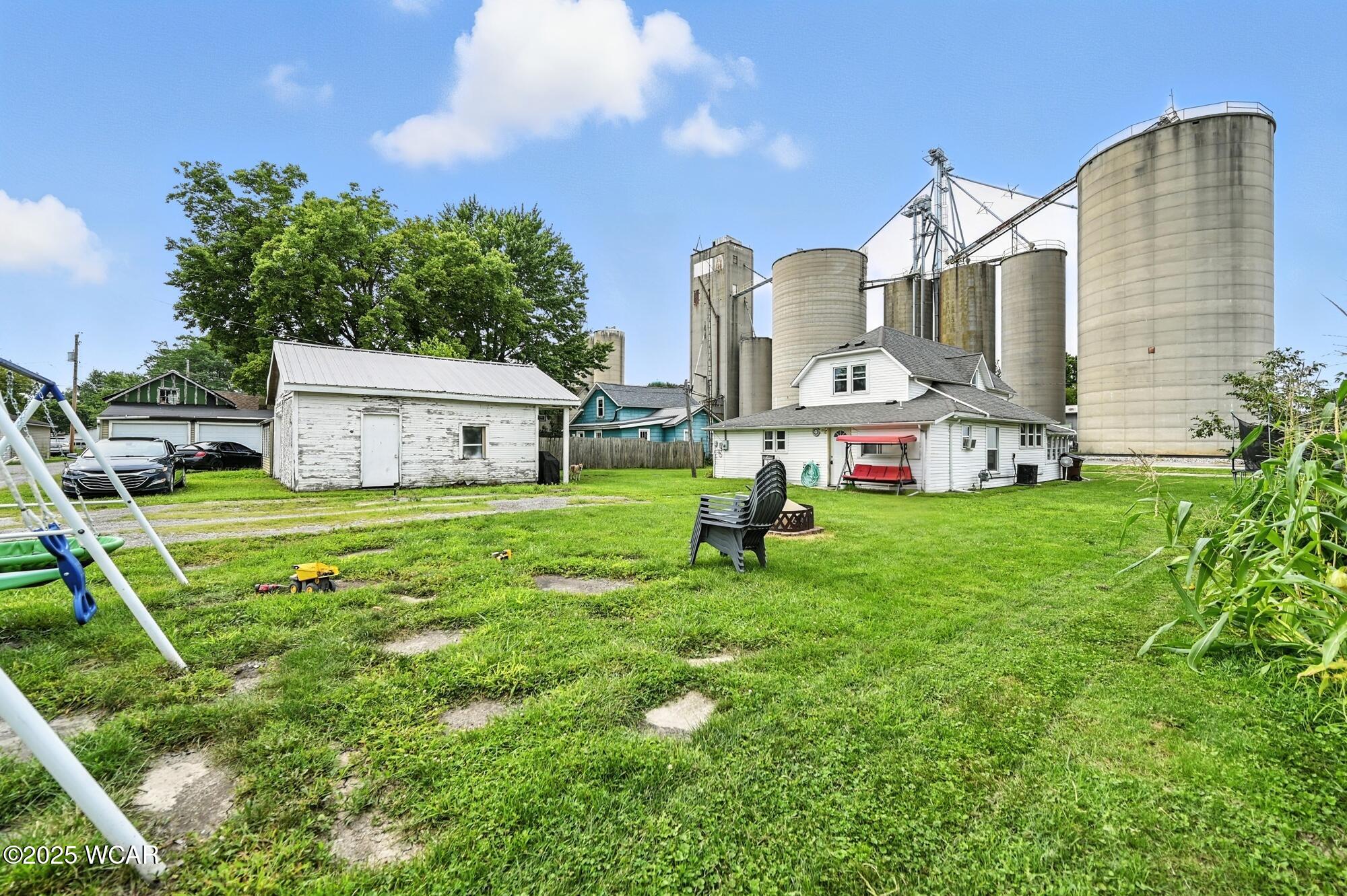 104 Railroad Street, Middle Point, Ohio
