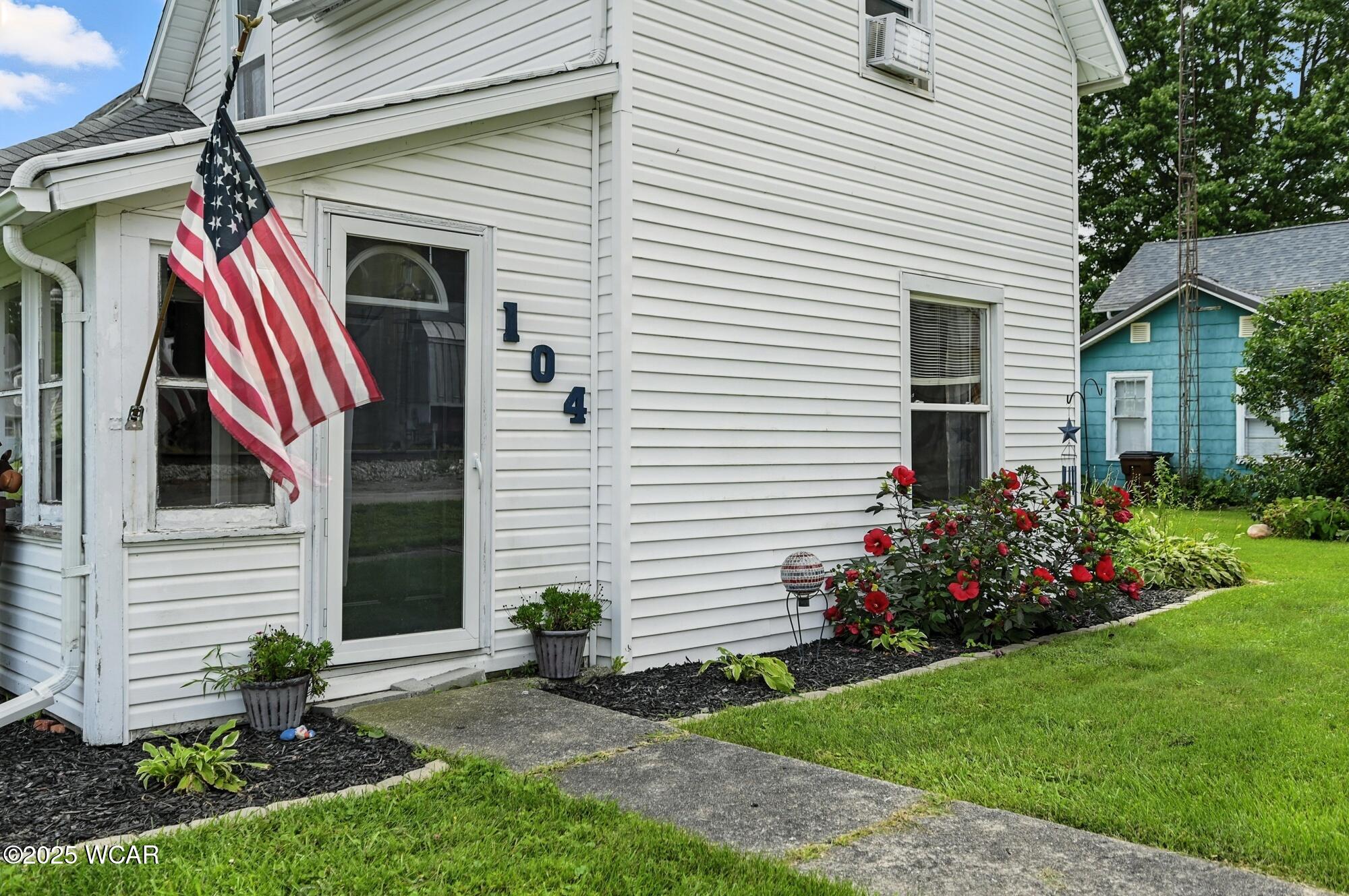 104 Railroad Street, Middle Point, Ohio