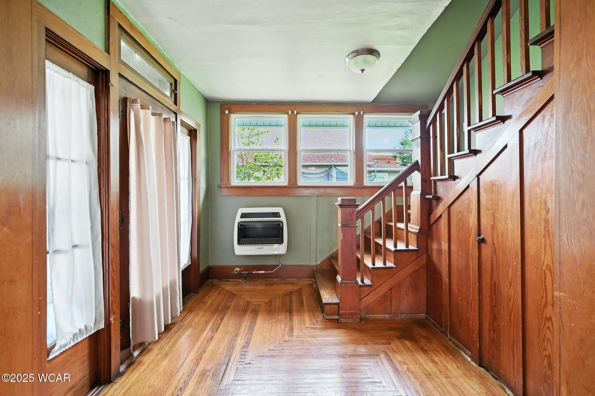 104 Railroad Street, Middle Point, Ohio