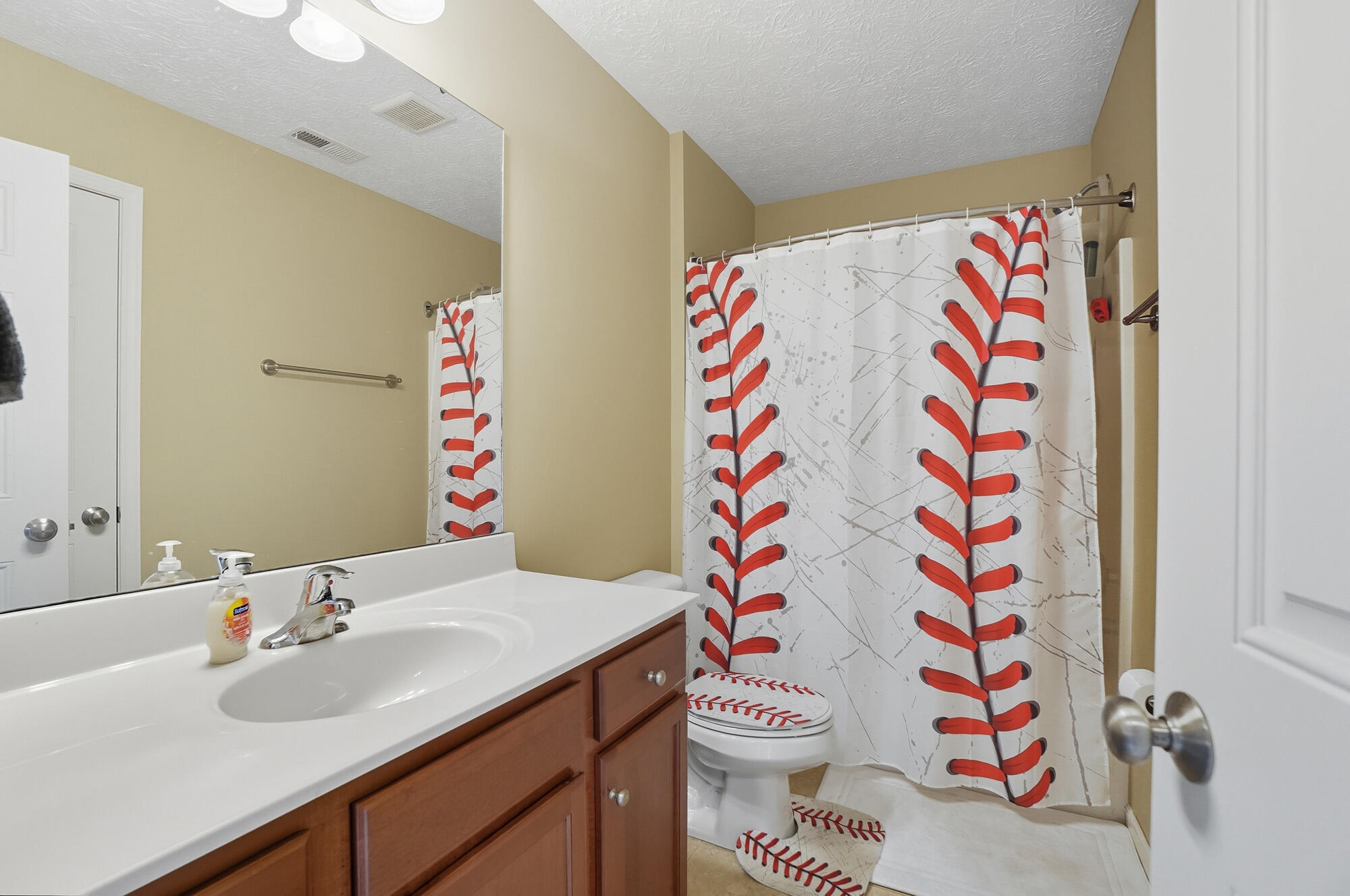 1760 Hunters Ridge Drive, Troy, Ohio 45373