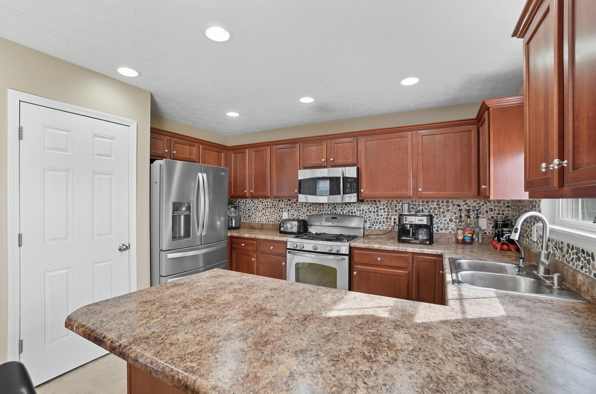 1760 Hunters Ridge Drive, Troy, Ohio 45373