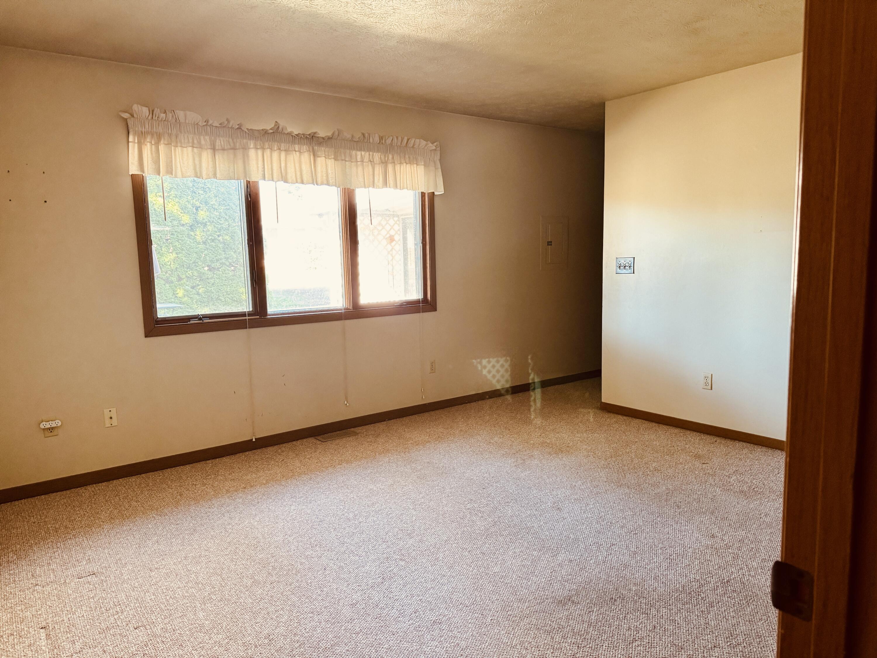 1248 Waterbury Place, Troy, Ohio 45373