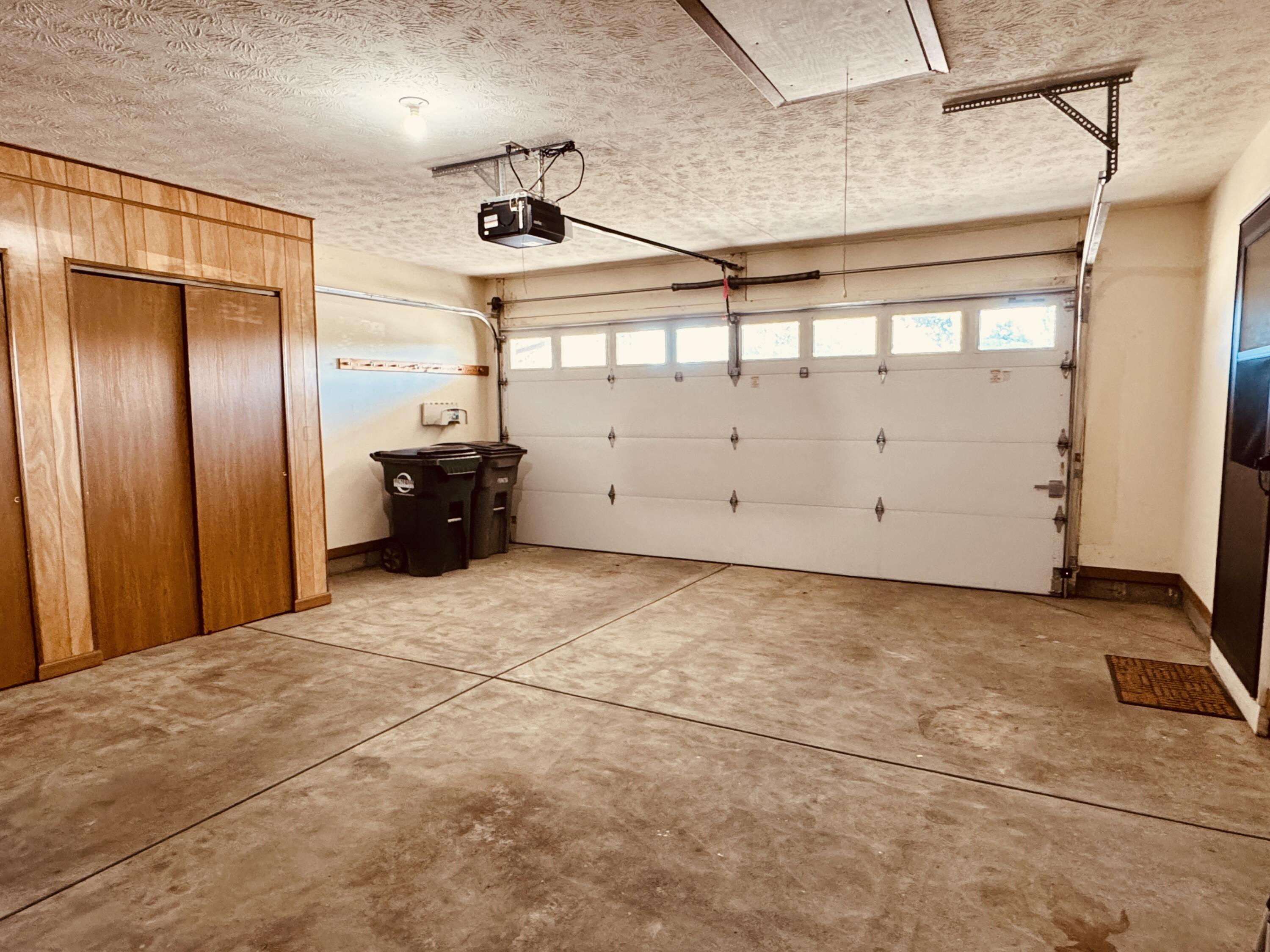 1248 Waterbury Place, Troy, Ohio 45373