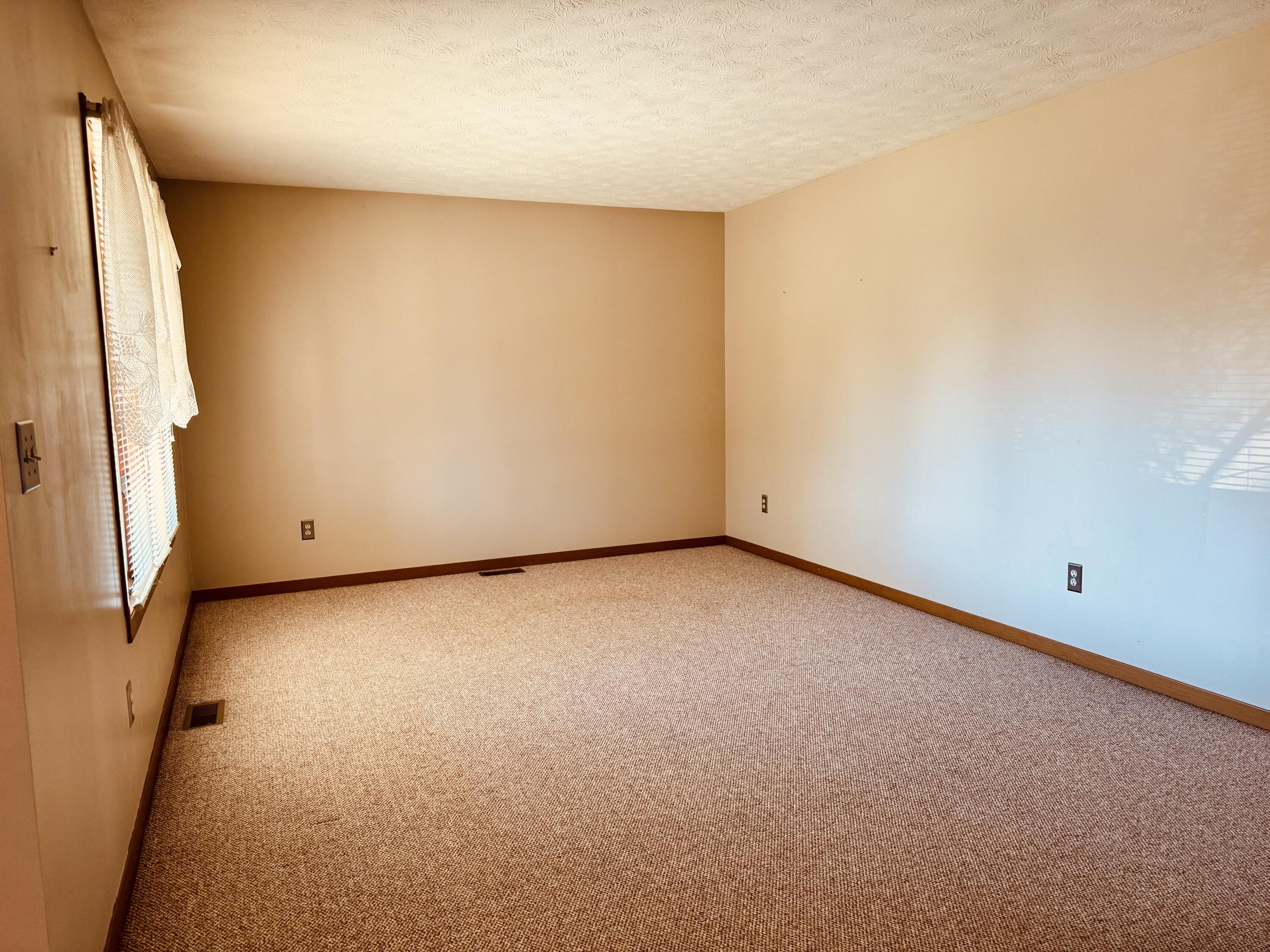 1248 Waterbury Place, Troy, Ohio 45373