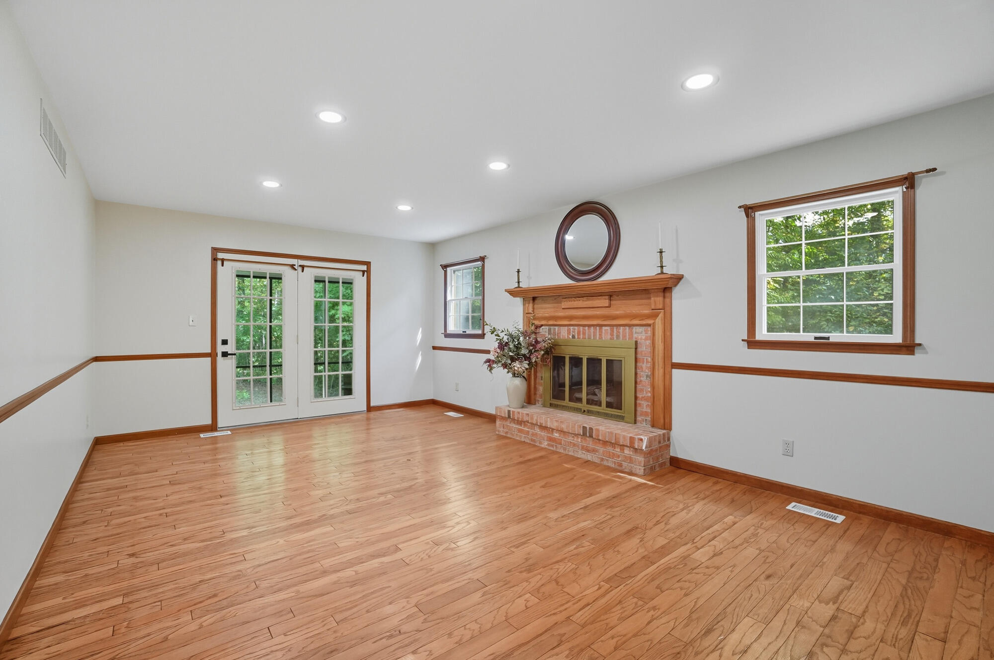 570 Aberfelda Drive, Springfield, Ohio 45504