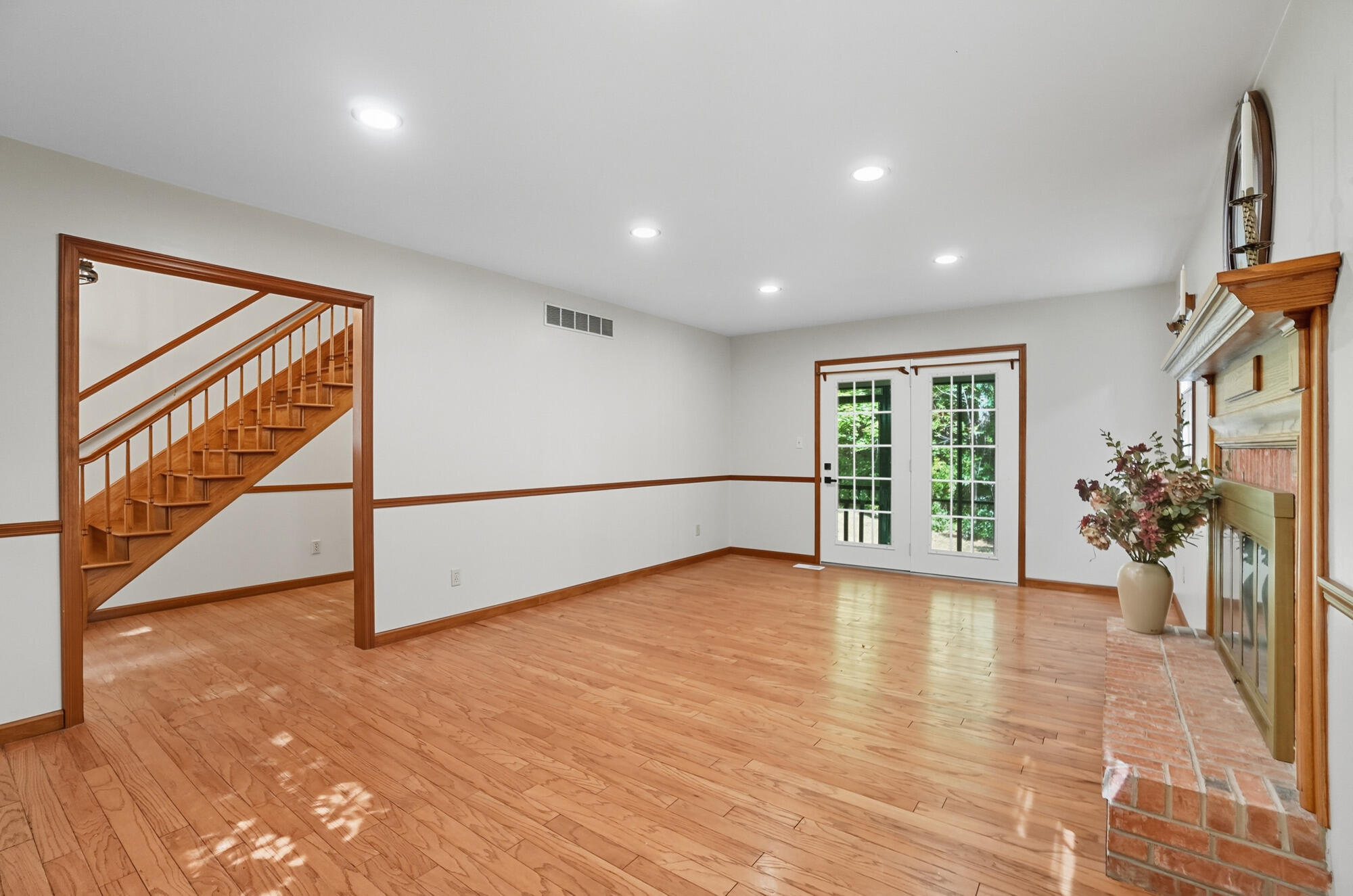 570 Aberfelda Drive, Springfield, Ohio 45504