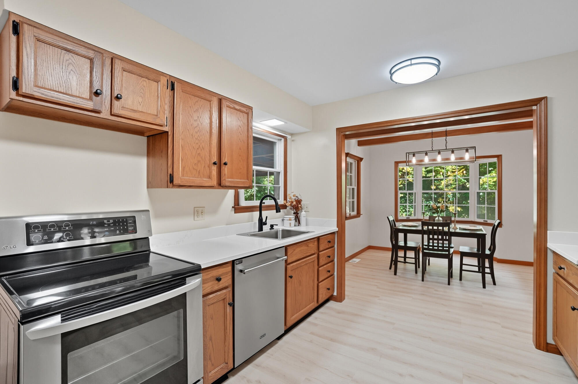 570 Aberfelda Drive, Springfield, Ohio 45504