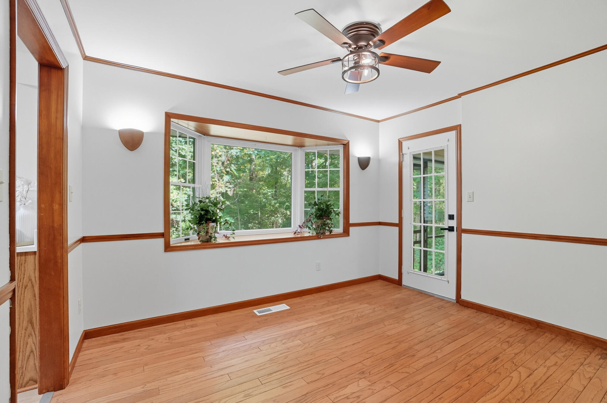 570 Aberfelda Drive, Springfield, Ohio 45504