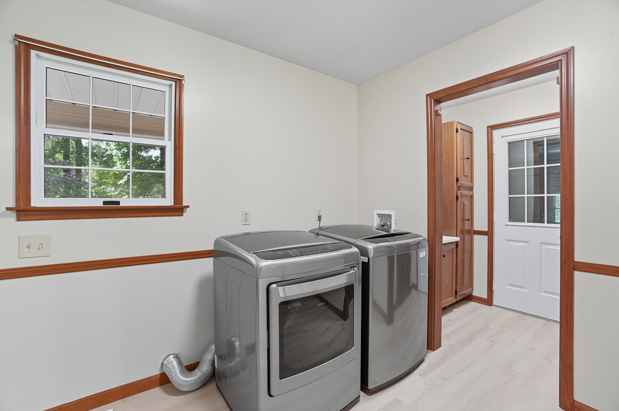 570 Aberfelda Drive, Springfield, Ohio 45504