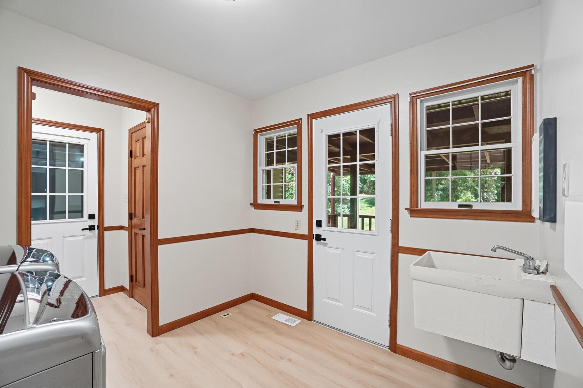 570 Aberfelda Drive, Springfield, Ohio 45504