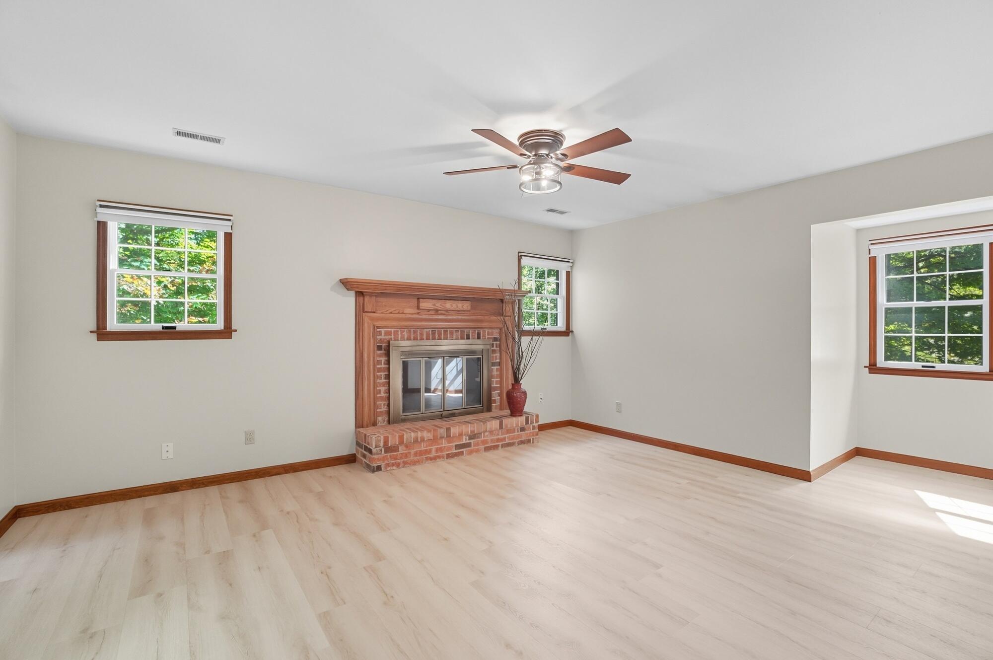 570 Aberfelda Drive, Springfield, Ohio 45504