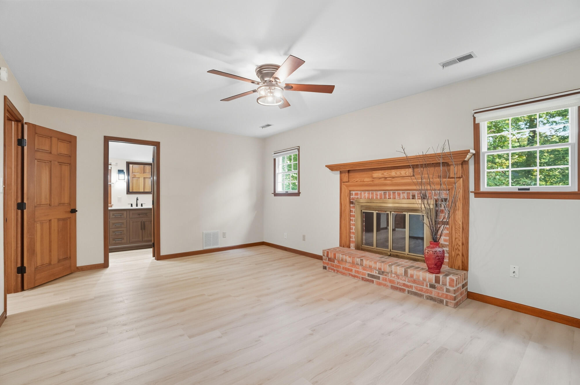 570 Aberfelda Drive, Springfield, Ohio 45504