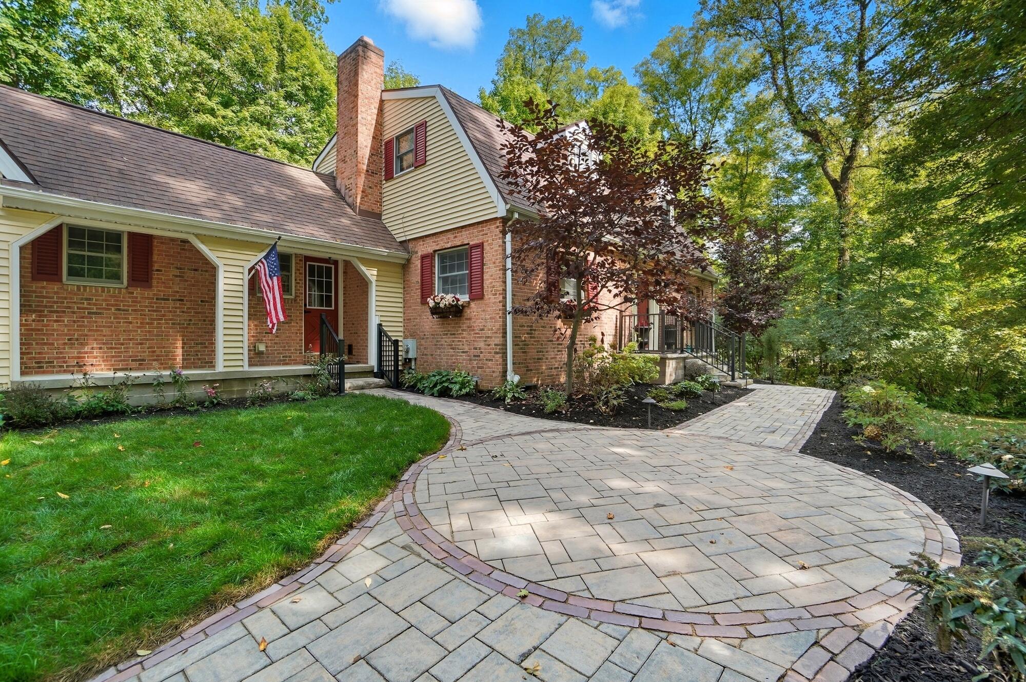 570 Aberfelda Drive, Springfield, Ohio 45504