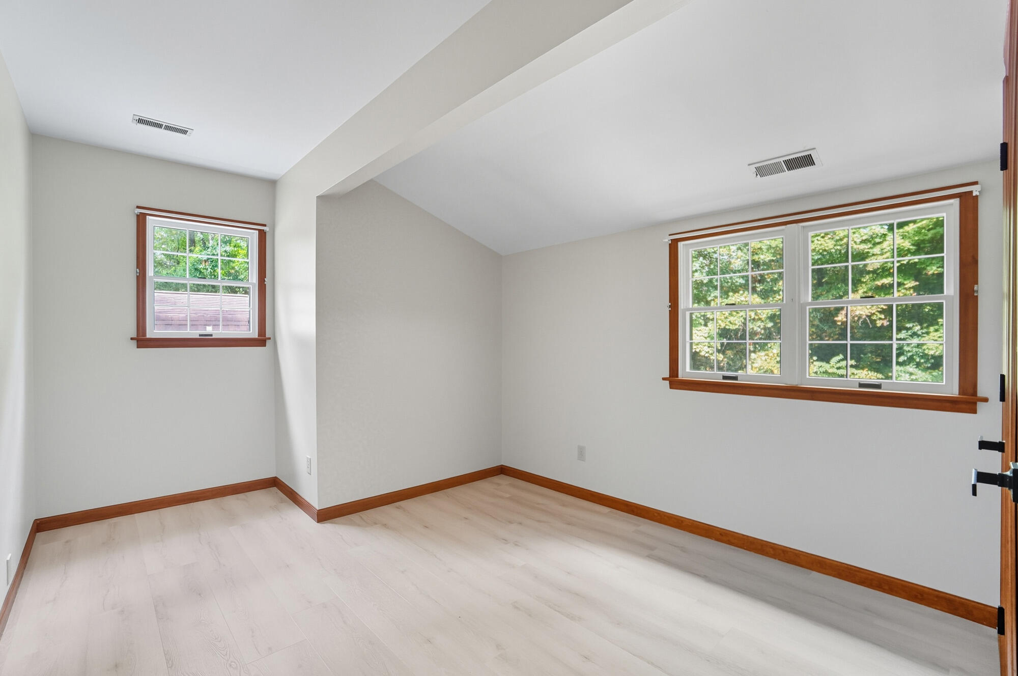 570 Aberfelda Drive, Springfield, Ohio 45504