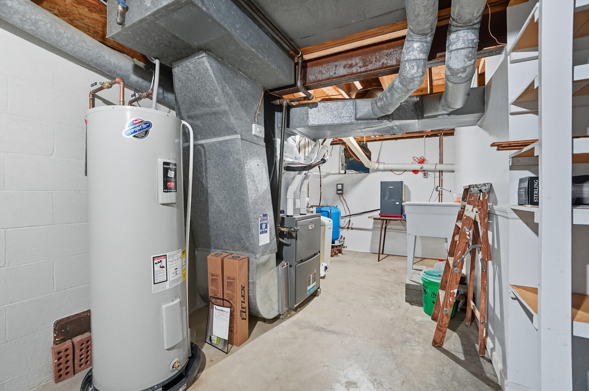 570 Aberfelda Drive, Springfield, Ohio 45504