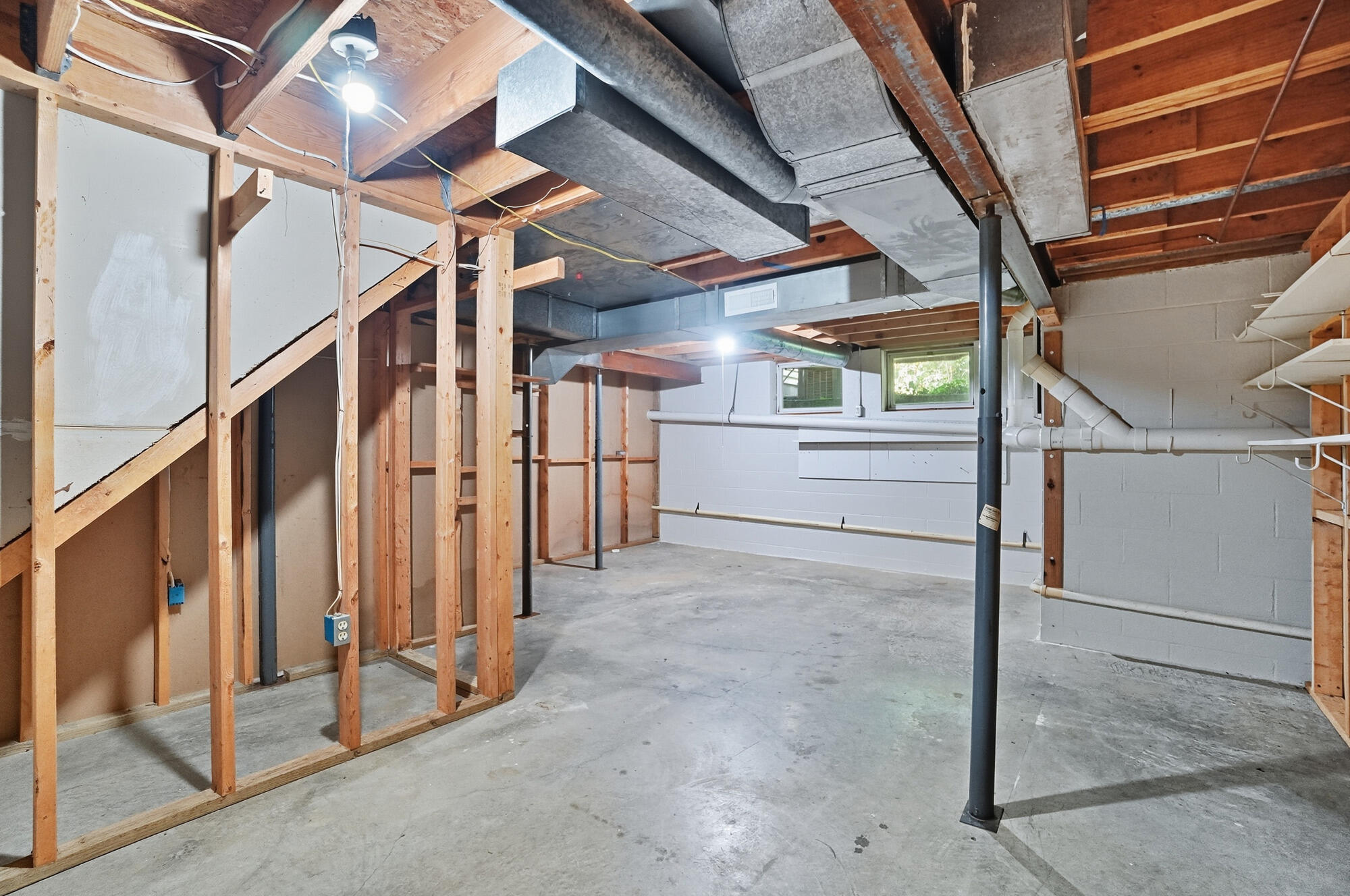 570 Aberfelda Drive, Springfield, Ohio 45504