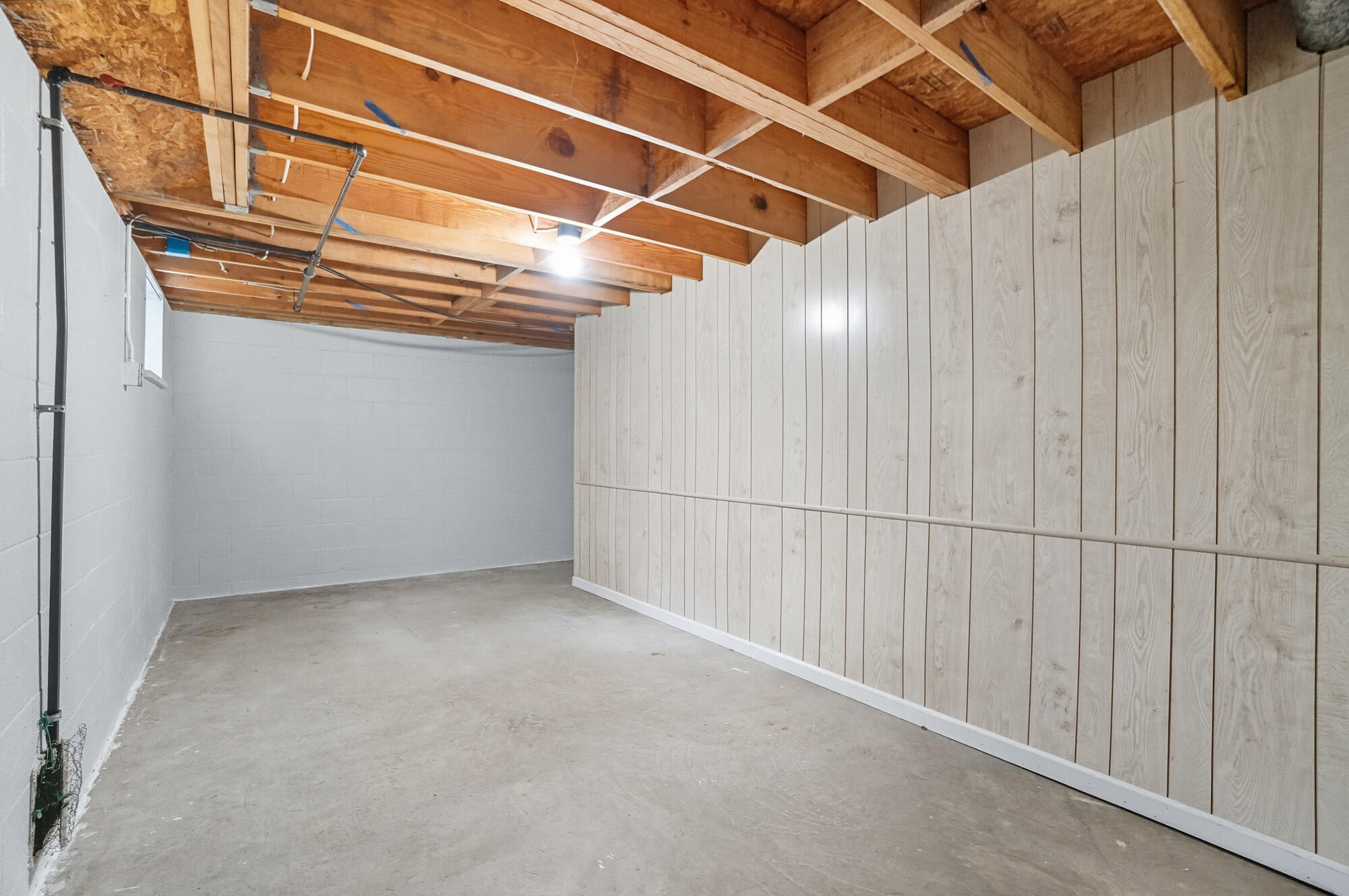 570 Aberfelda Drive, Springfield, Ohio 45504