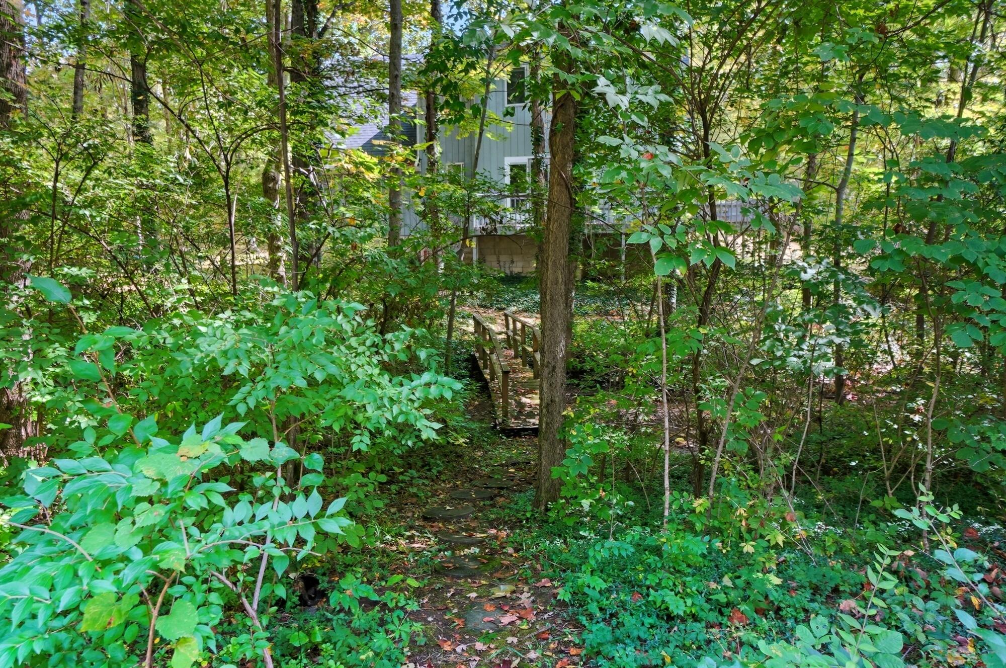 570 Aberfelda Drive, Springfield, Ohio 45504