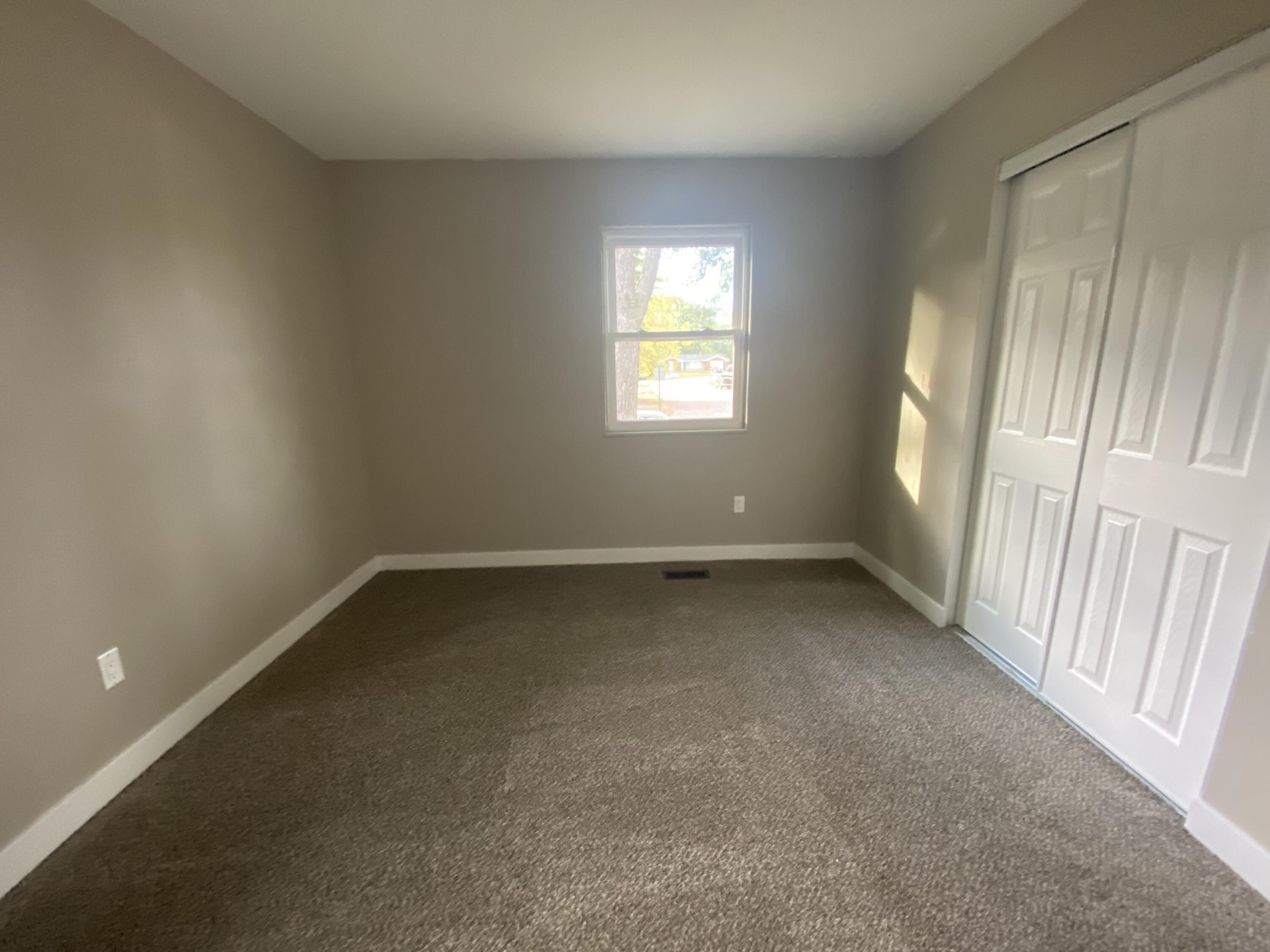 1329 Lee Road, Troy, Ohio 45373