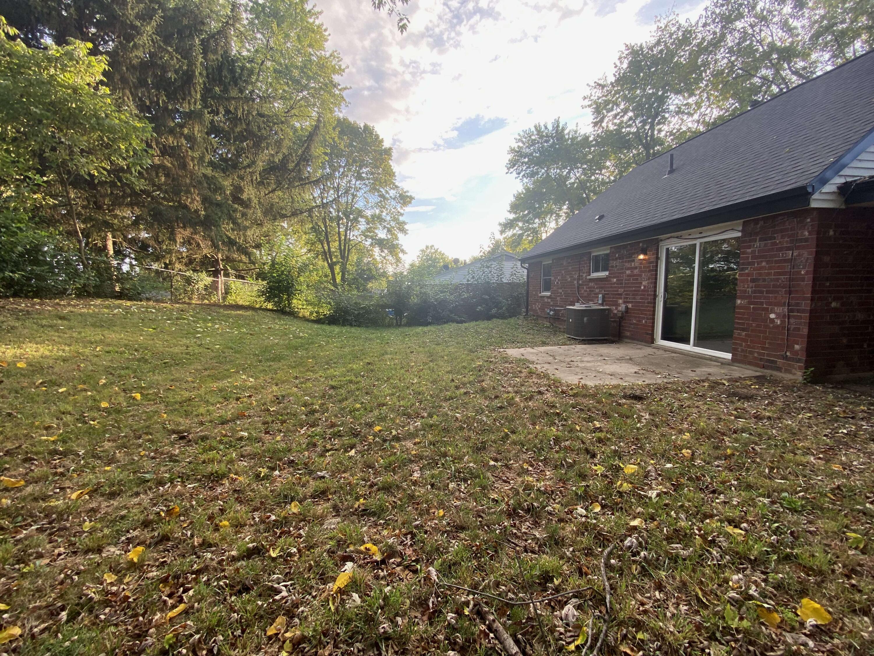 1329 Lee Road, Troy, Ohio 45373