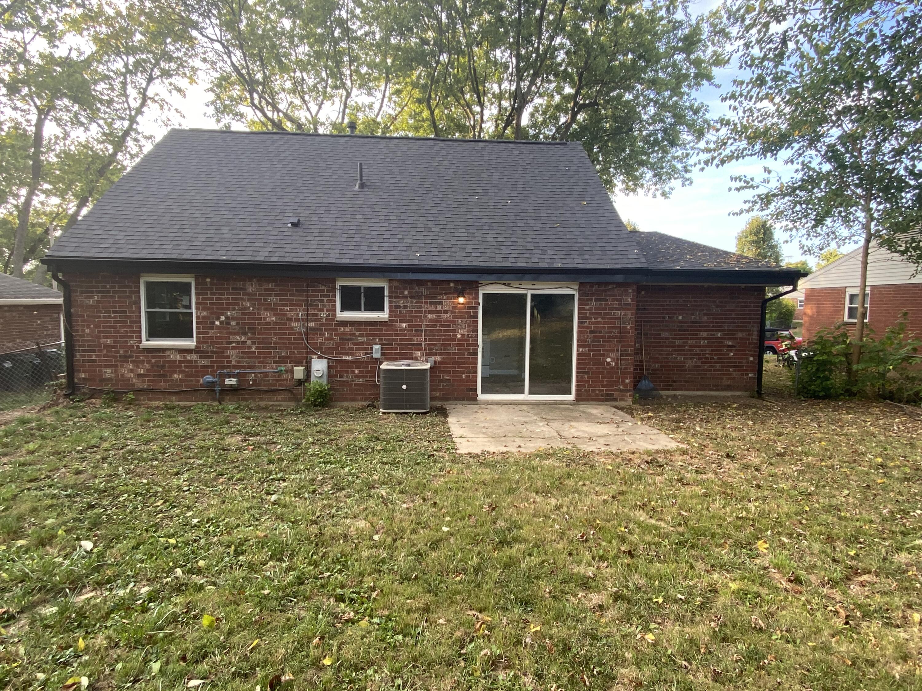 1329 Lee Road, Troy, Ohio 45373