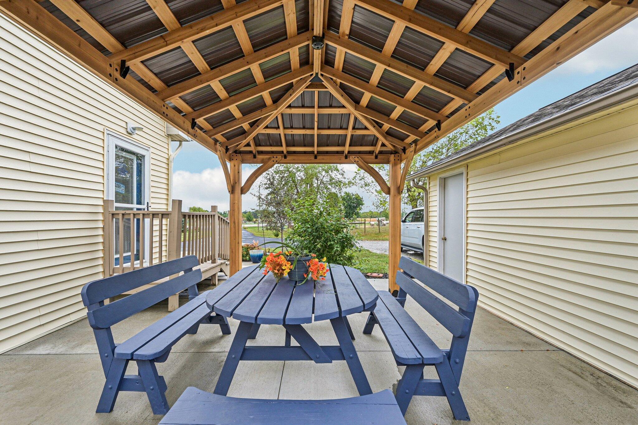 1262 Heck Hill Road, Saint Paris, Ohio 43072