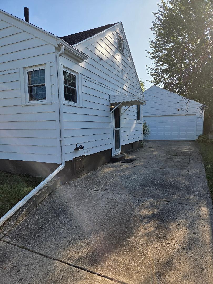 438 Lawnview Avenue, Springfield, Ohio 45505