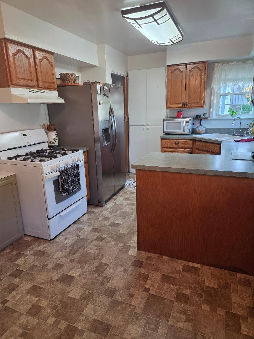 438 Lawnview Avenue, Springfield, Ohio 45505