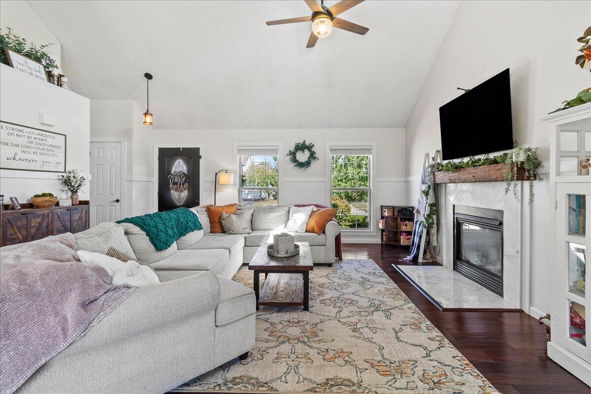 1530 Carmel Drive, Marysville, Ohio 43040