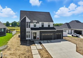 10321 Wheatfield Drive, Findlay, Ohio, 5 Bedrooms Bedrooms, ,3 BathroomsBathrooms,Residential,For Sale,Wheatfield,308393