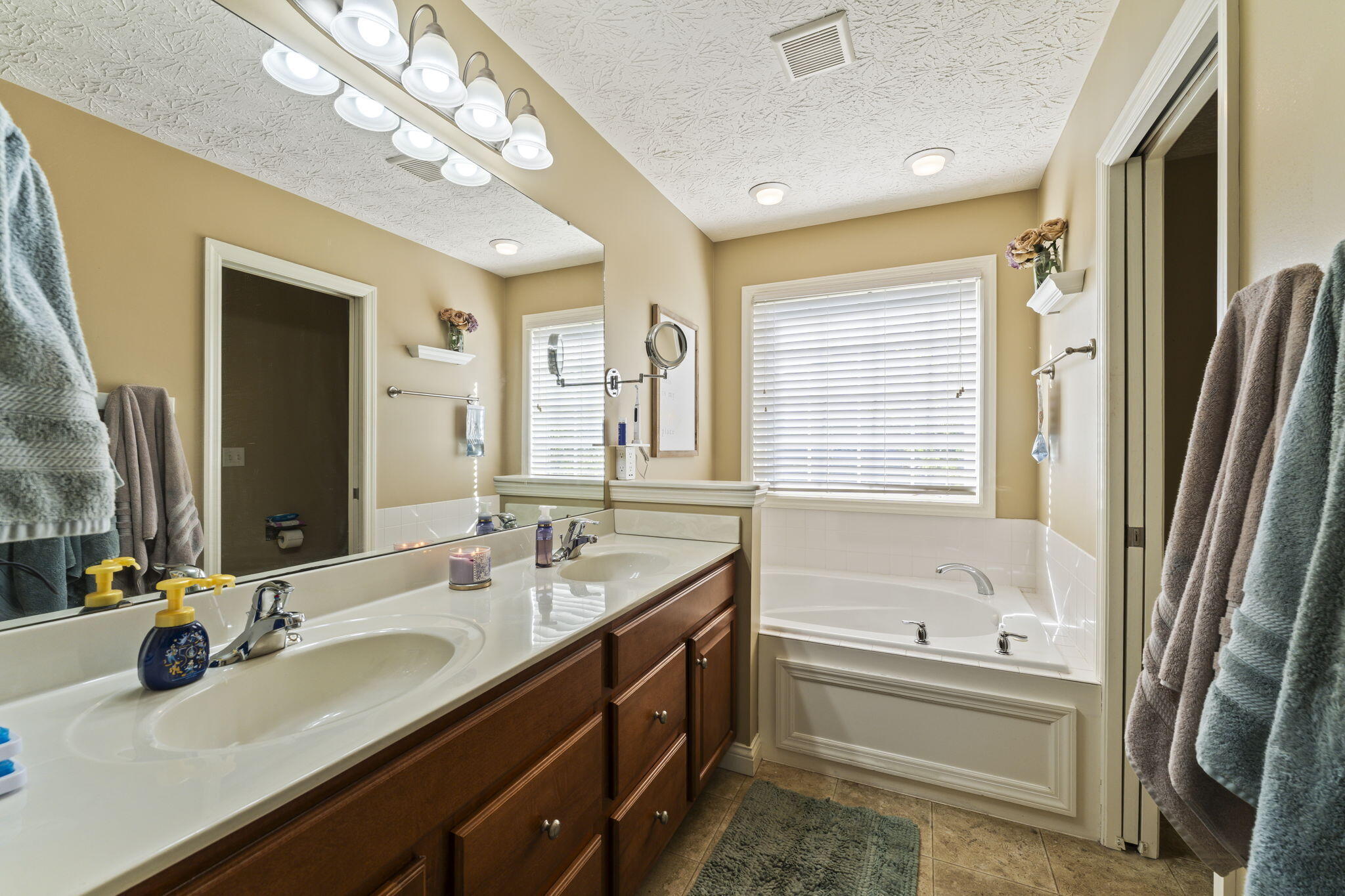 680 Loxley Lane, Troy, Ohio 45373