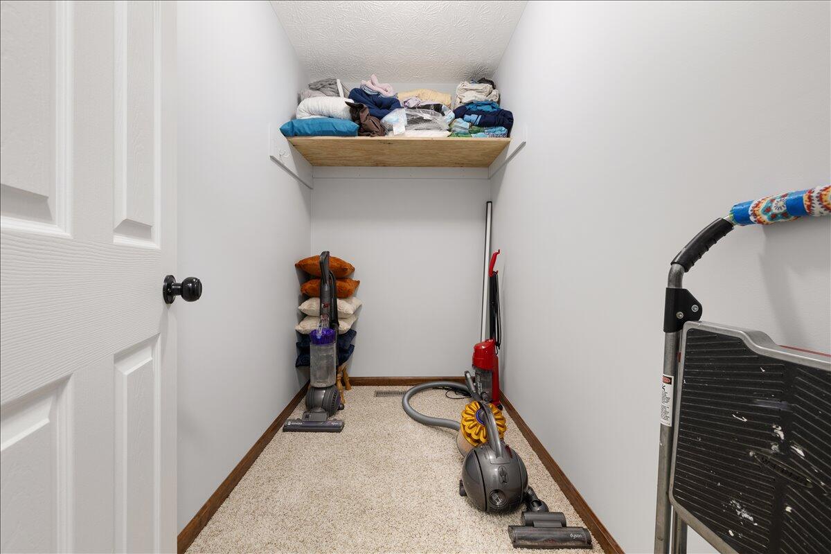 7595 Meeker Road, Dayton, Ohio 45414