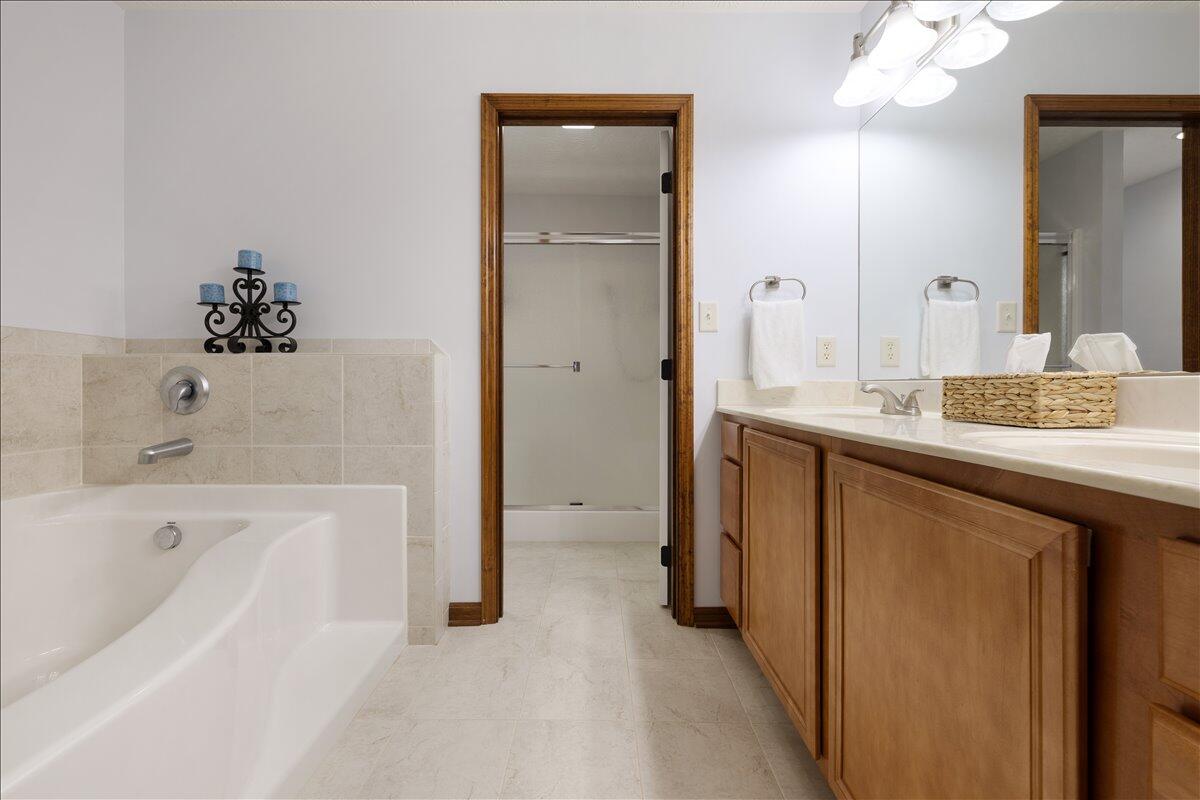 7595 Meeker Road, Dayton, Ohio 45414