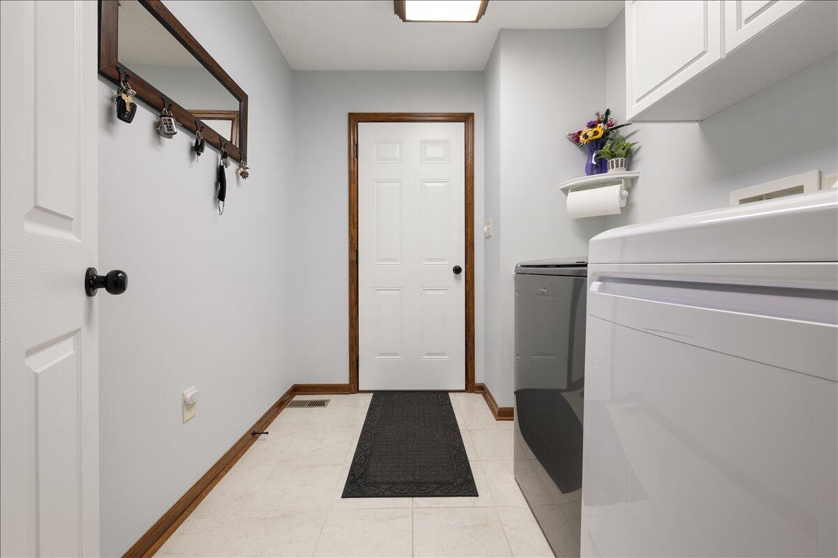 7595 Meeker Road, Dayton, Ohio 45414