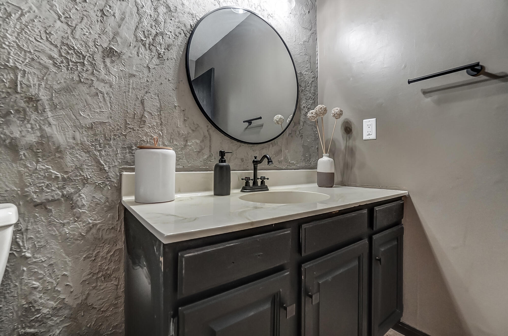 22284 State Route 198, Wapakoneta, Ohio 45895