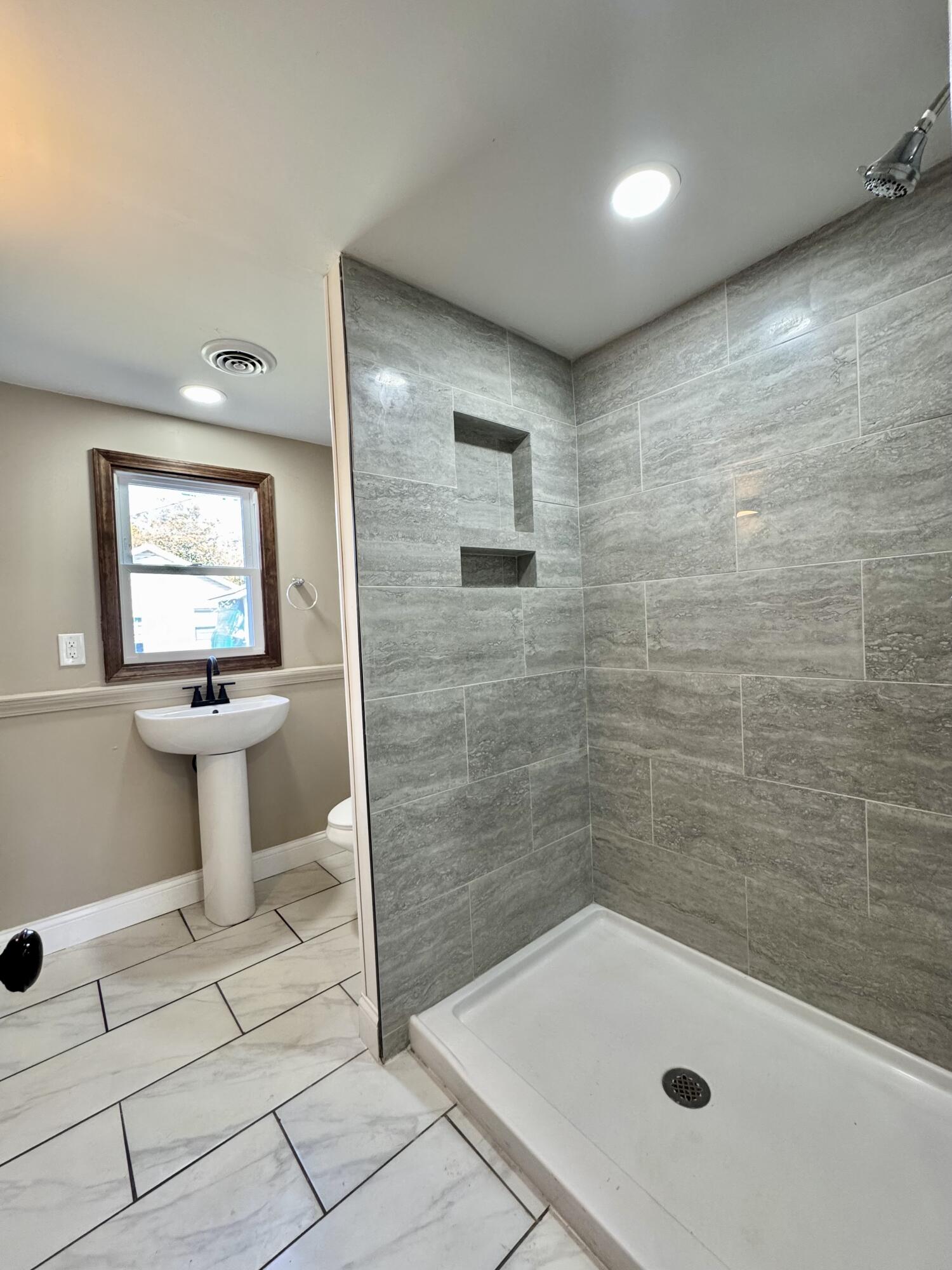 8960 Maple Street, Lakeview, Ohio 43331