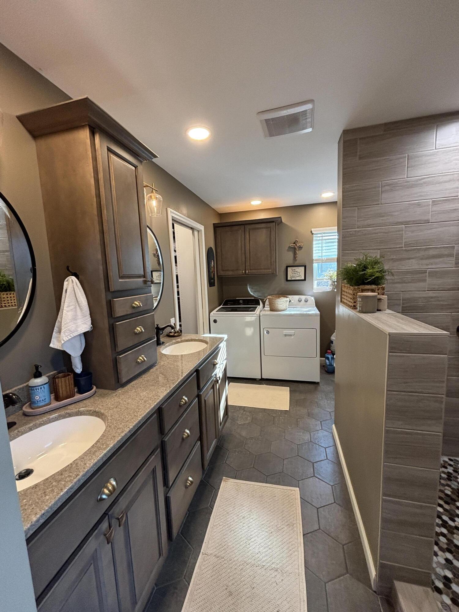 2805 Old Oak Lane, Springfield, Ohio 45503