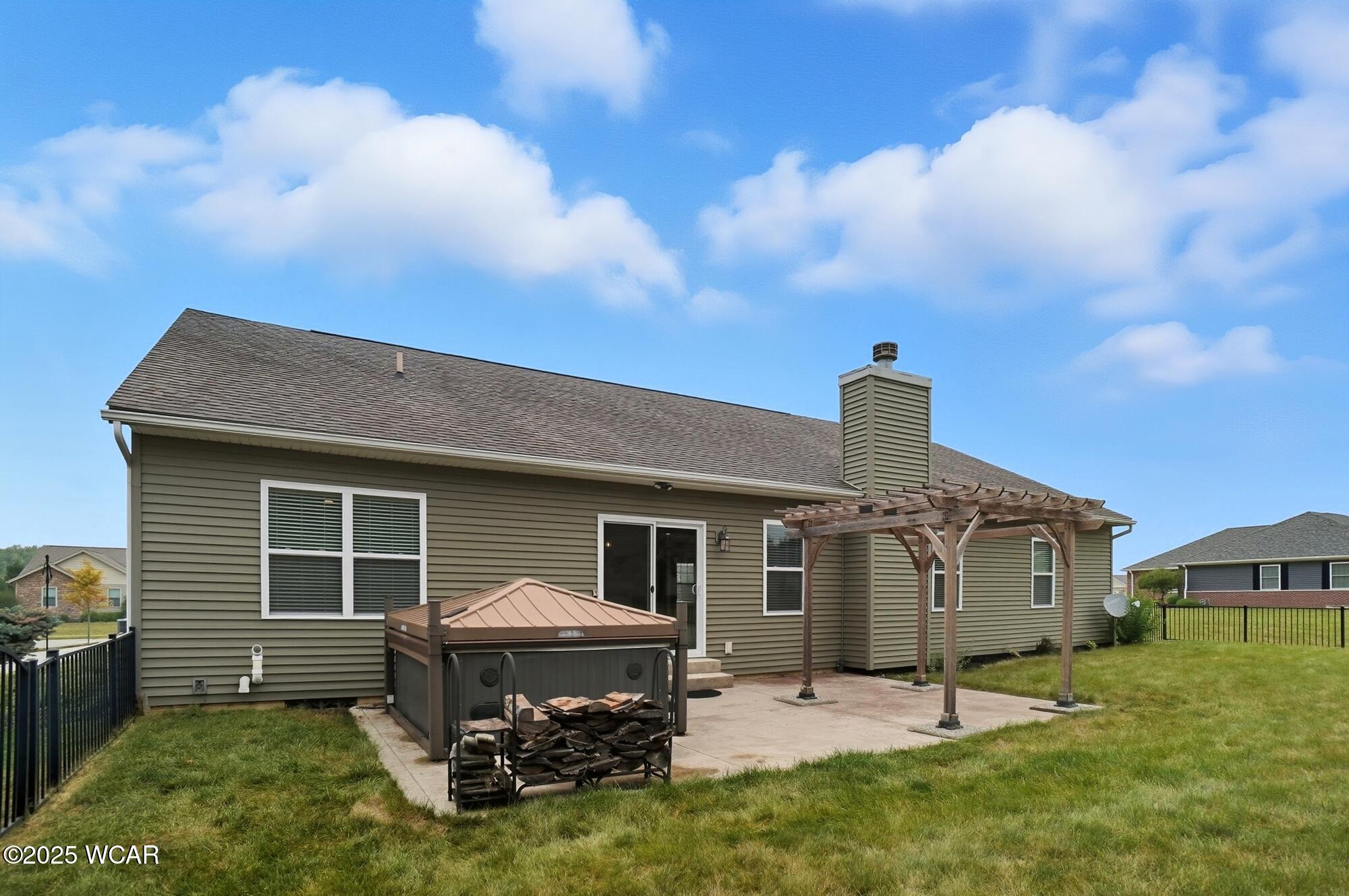 121 Bluegrass Drive, Wapakoneta, Ohio