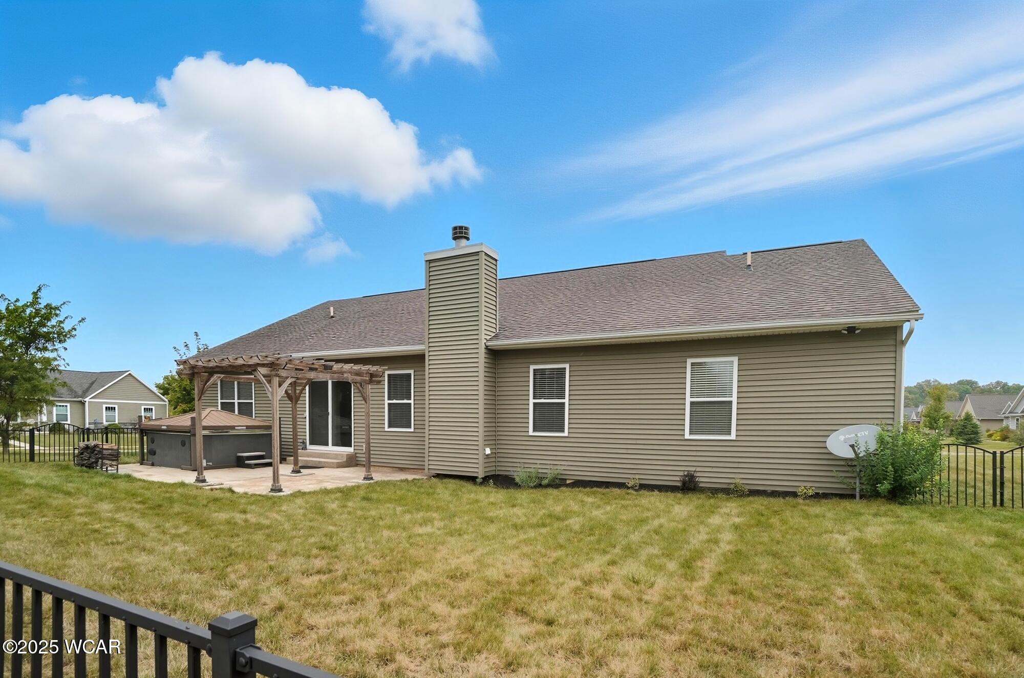 121 Bluegrass Drive, Wapakoneta, Ohio