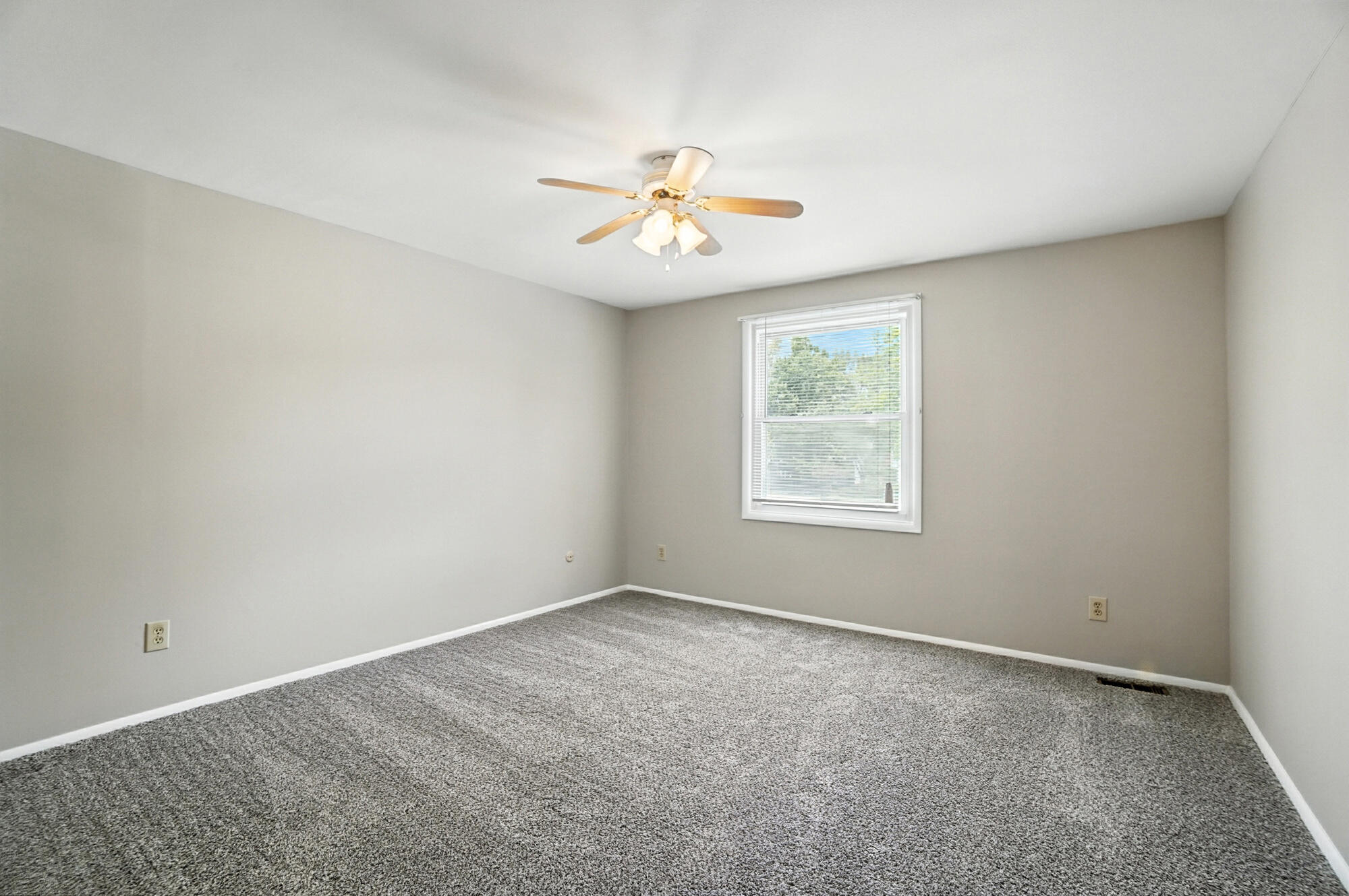 5604 Sandpiper Lane, Huber Heights, Ohio 45424