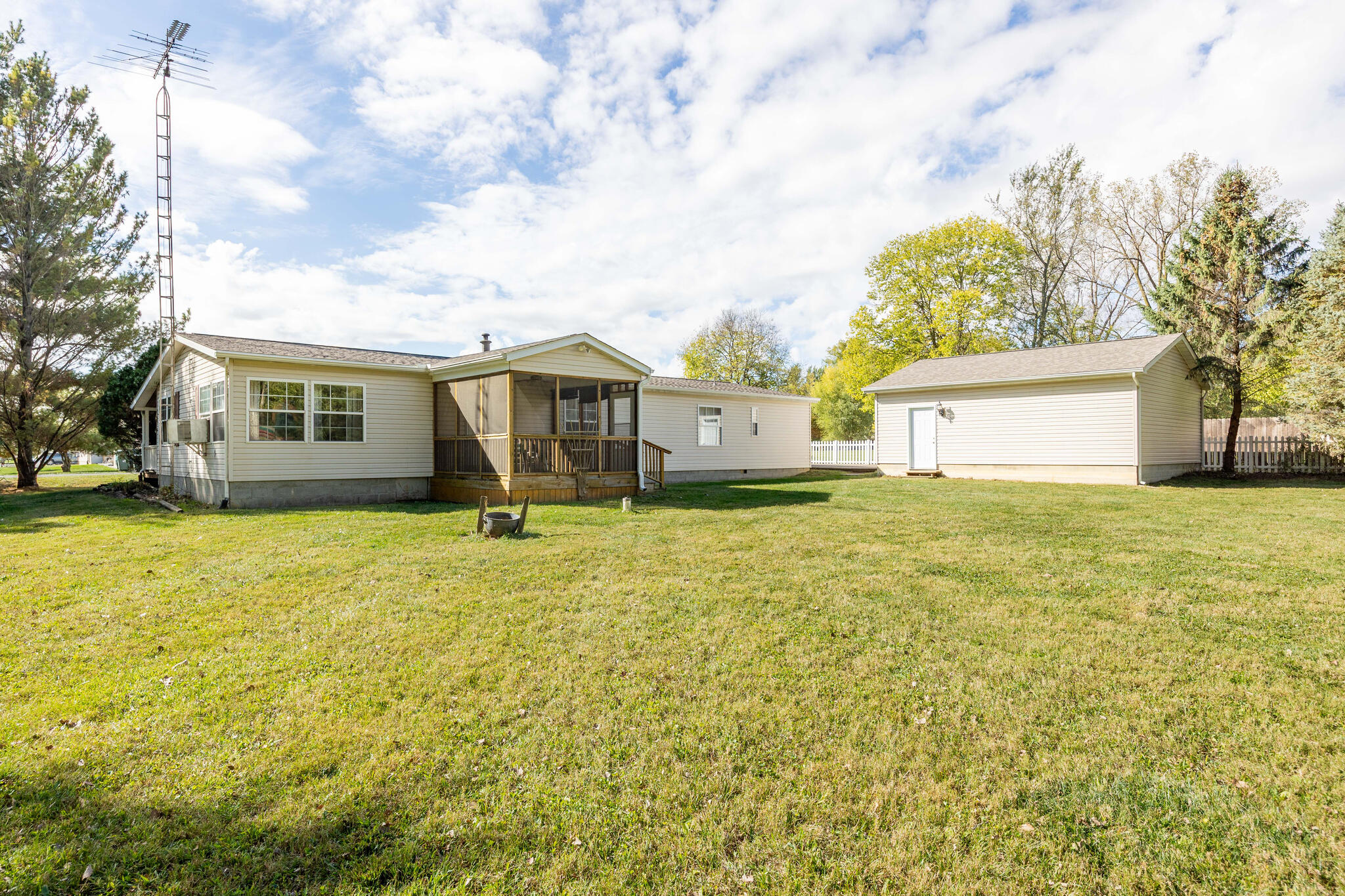 16235 Maple Avenue, Belle Center, Ohio 43310