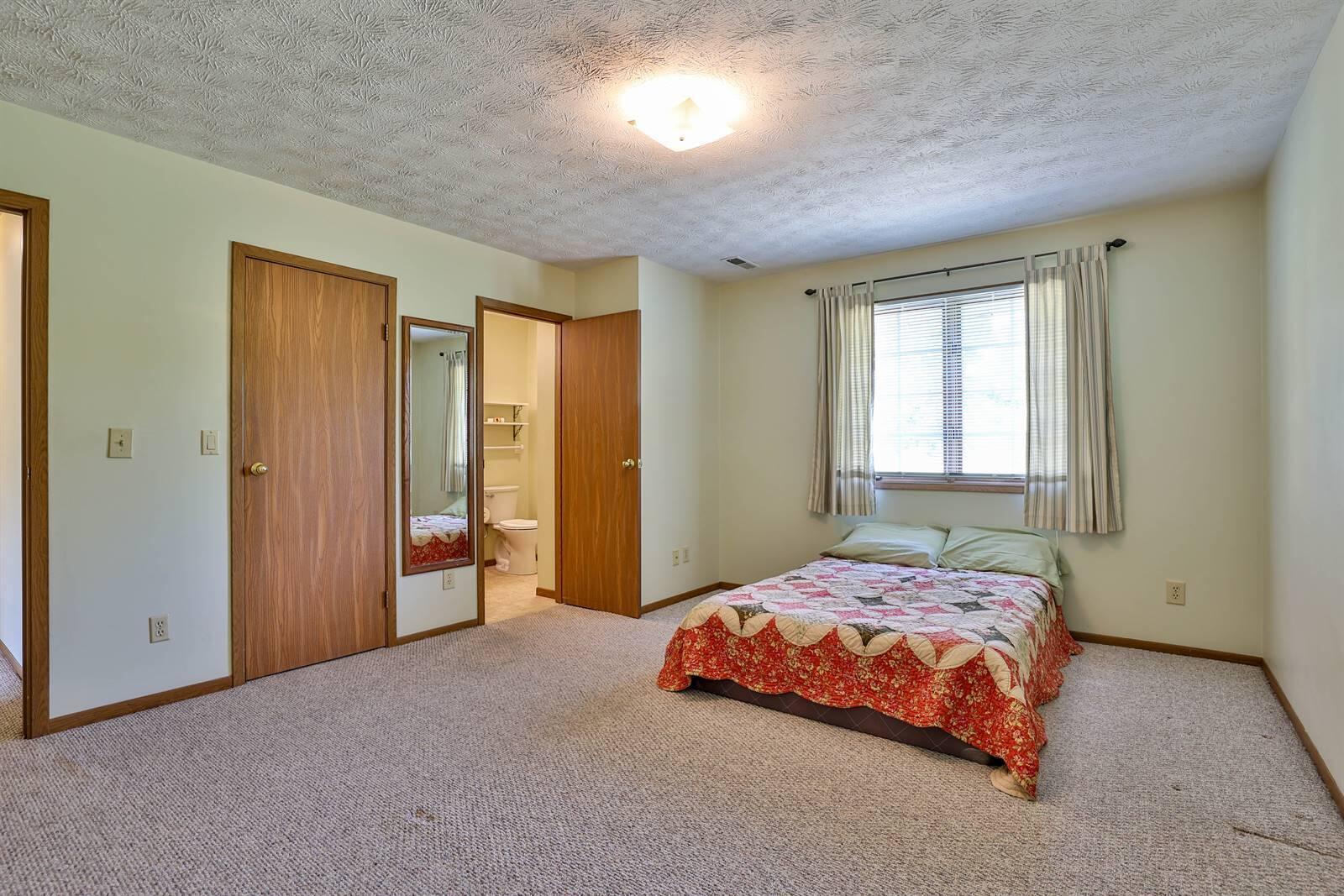 6828 Willow Creek Drive, Dayton, Ohio 45424